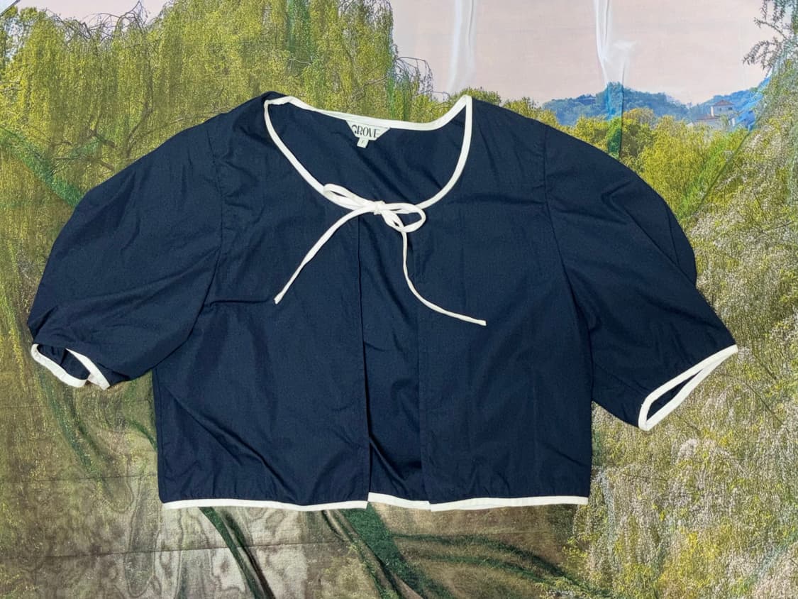 GROVE 22SUMMER PONDE BLOUSE NAVY] 상품이미지1