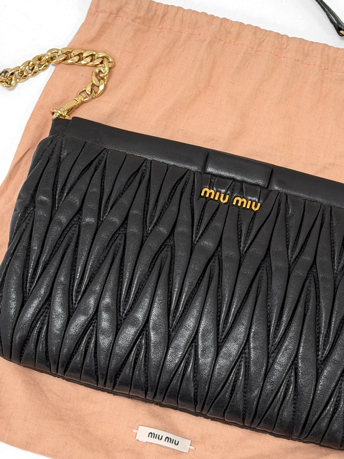 미우미우 나파 레더 마테라쎄 크로스백 상품이미지4