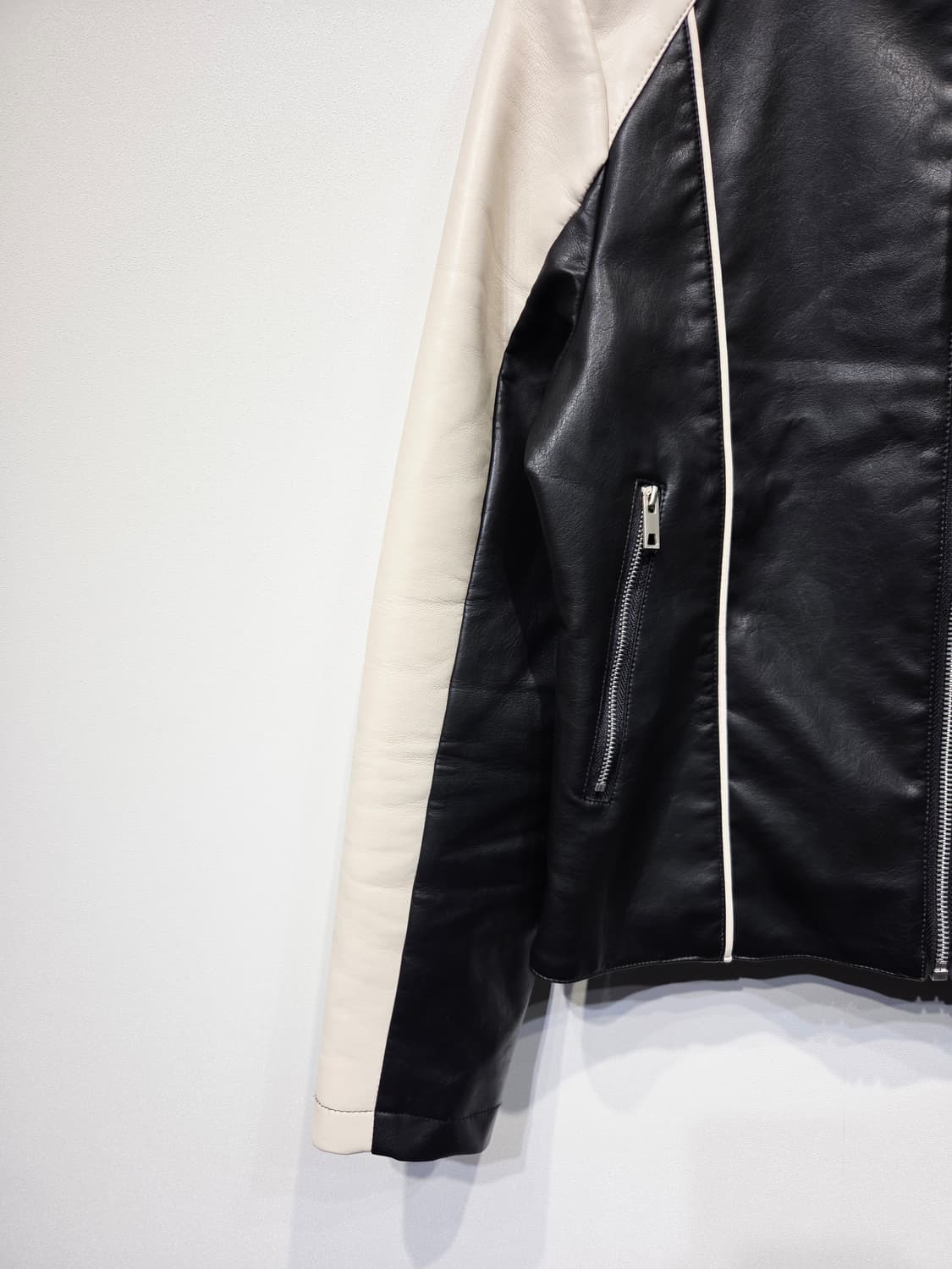 LAFUDGE OUR WOMAN 투톤 리얼레더 라이더 자켓 상품이미지4