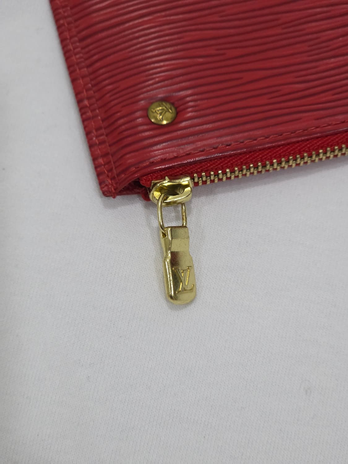루이비통 에삐 포쉐트 클레 레드 (M6380E) 카드지갑 겸용 상품이미지9