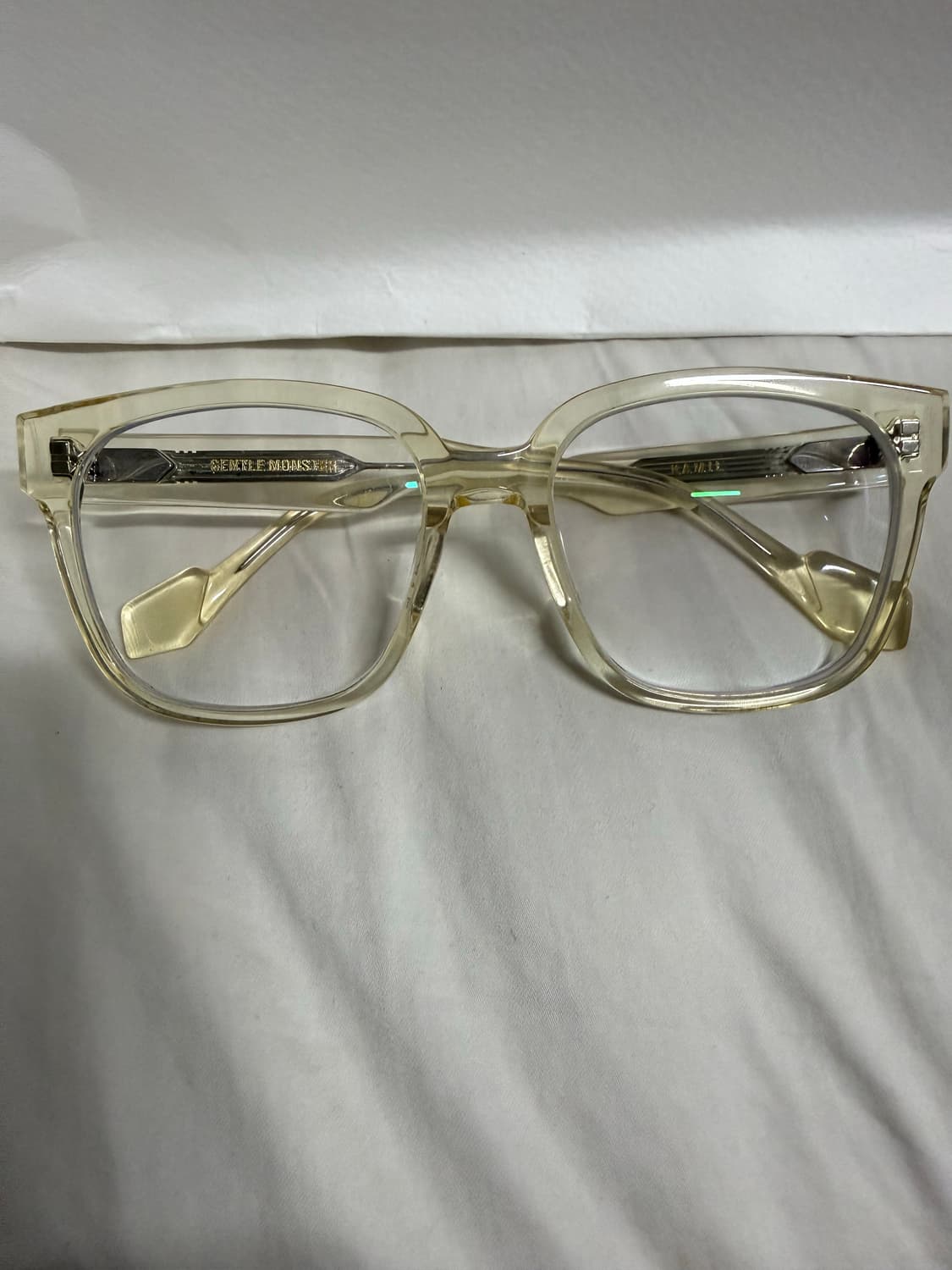 젠틀몬스터 카밀 안경테 핍니다. 상품이미지7