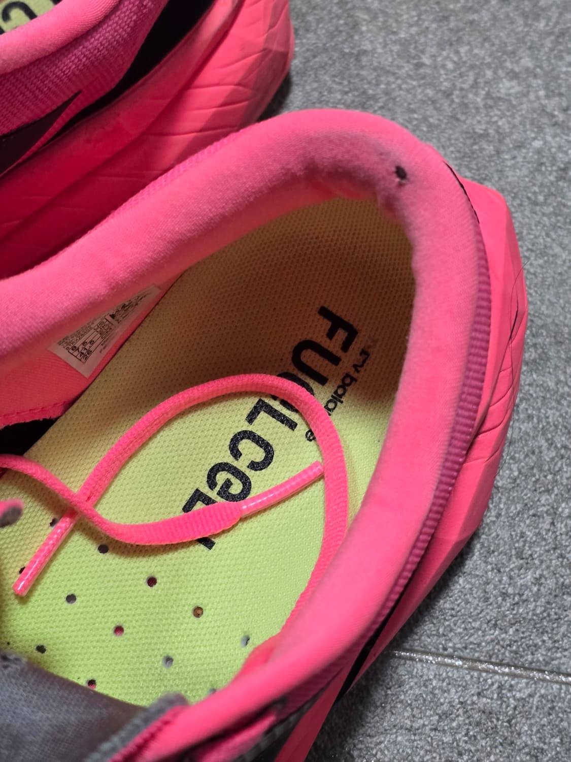 뉴발란스 퓨어셀 레벨  v4 러닝화 260사이즈 상품이미지4