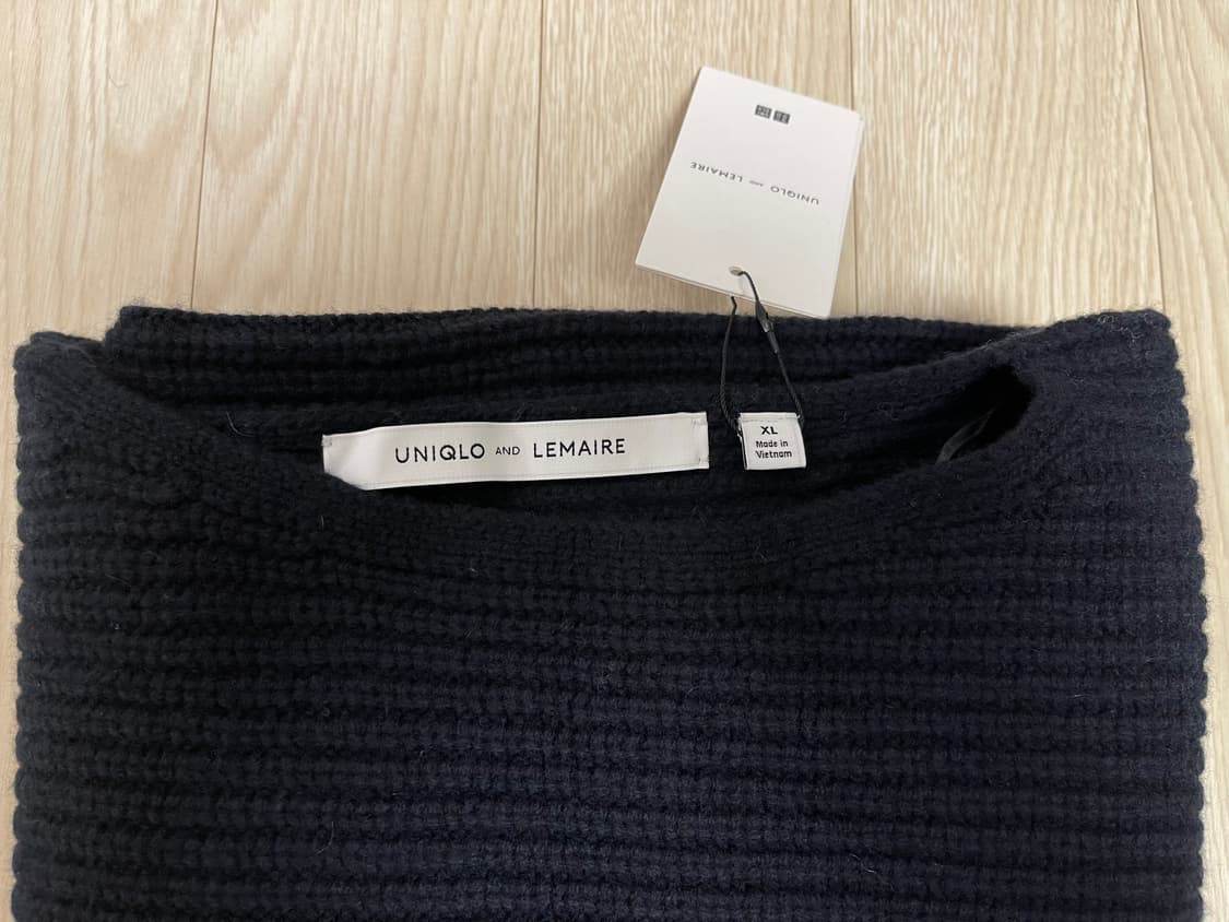 유니클로 x 르메르 램 크롭 스웨터 니트 네이비 상품이미지6