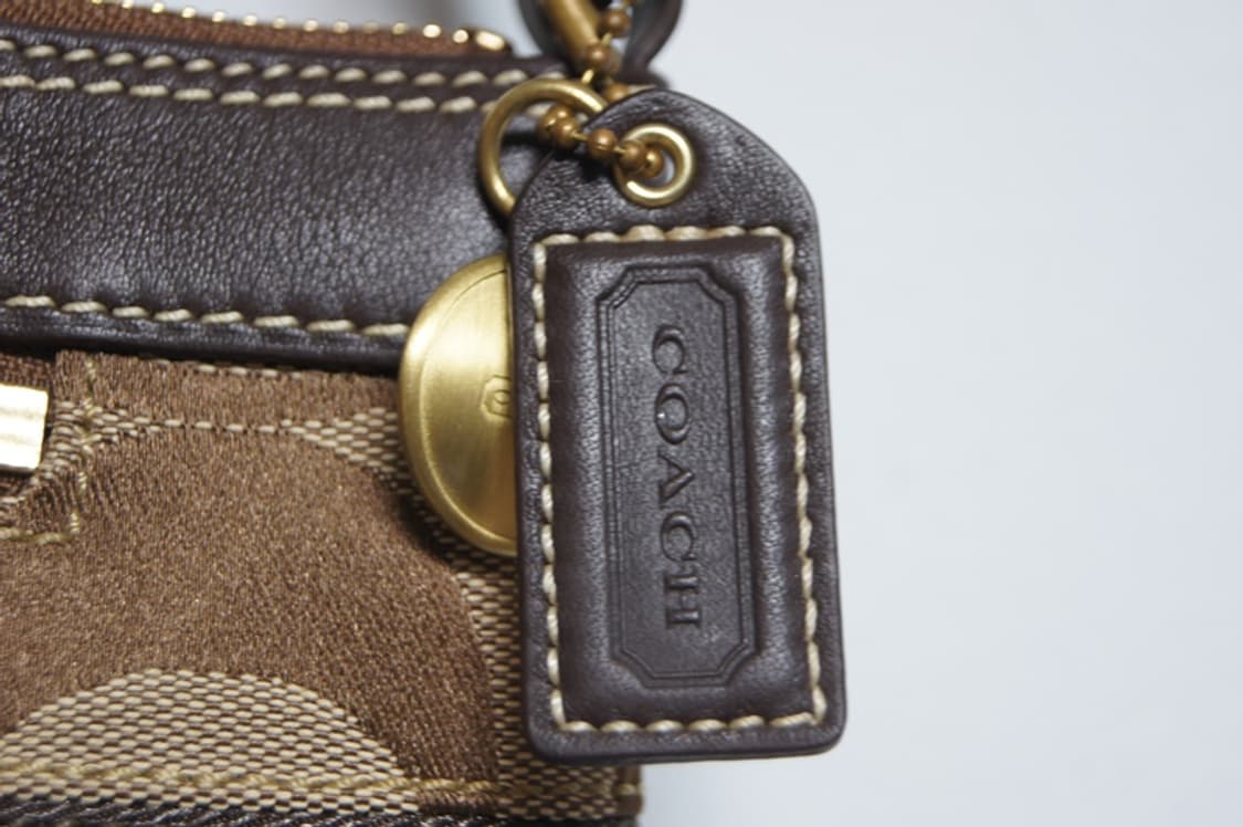 코치 시그니처 패턴 미니멀 숄더백 상품이미지6