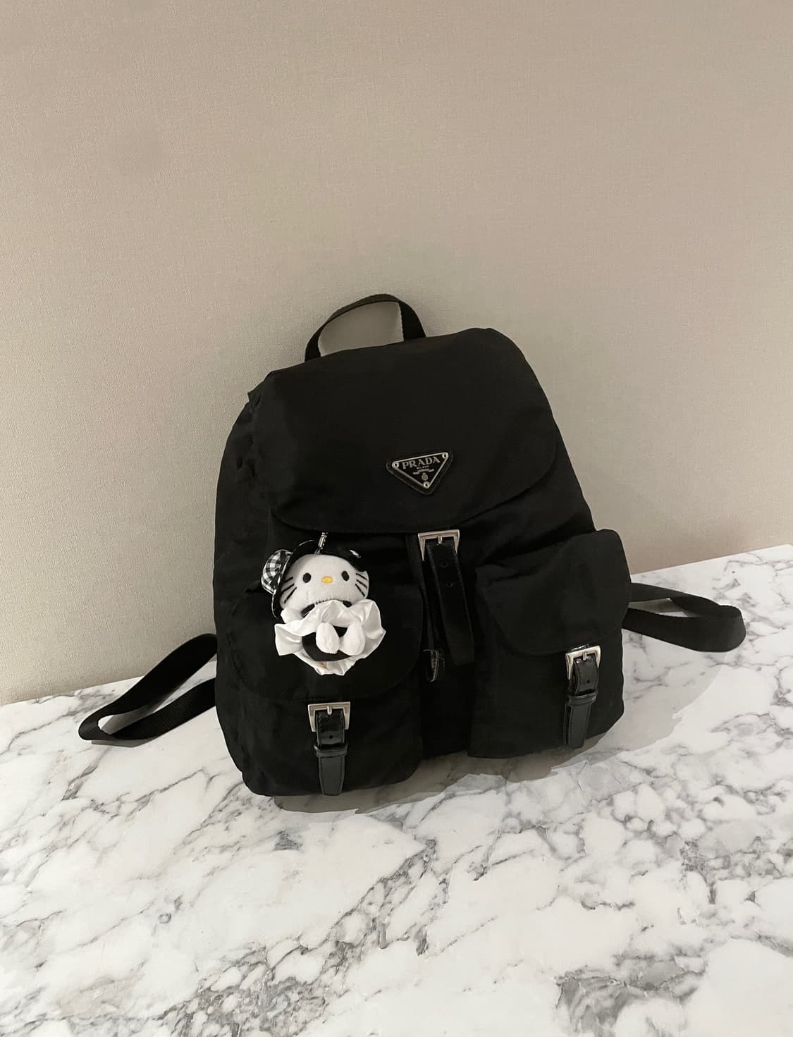 정품 프라다 백팩 미듐 사이즈 상품이미지2