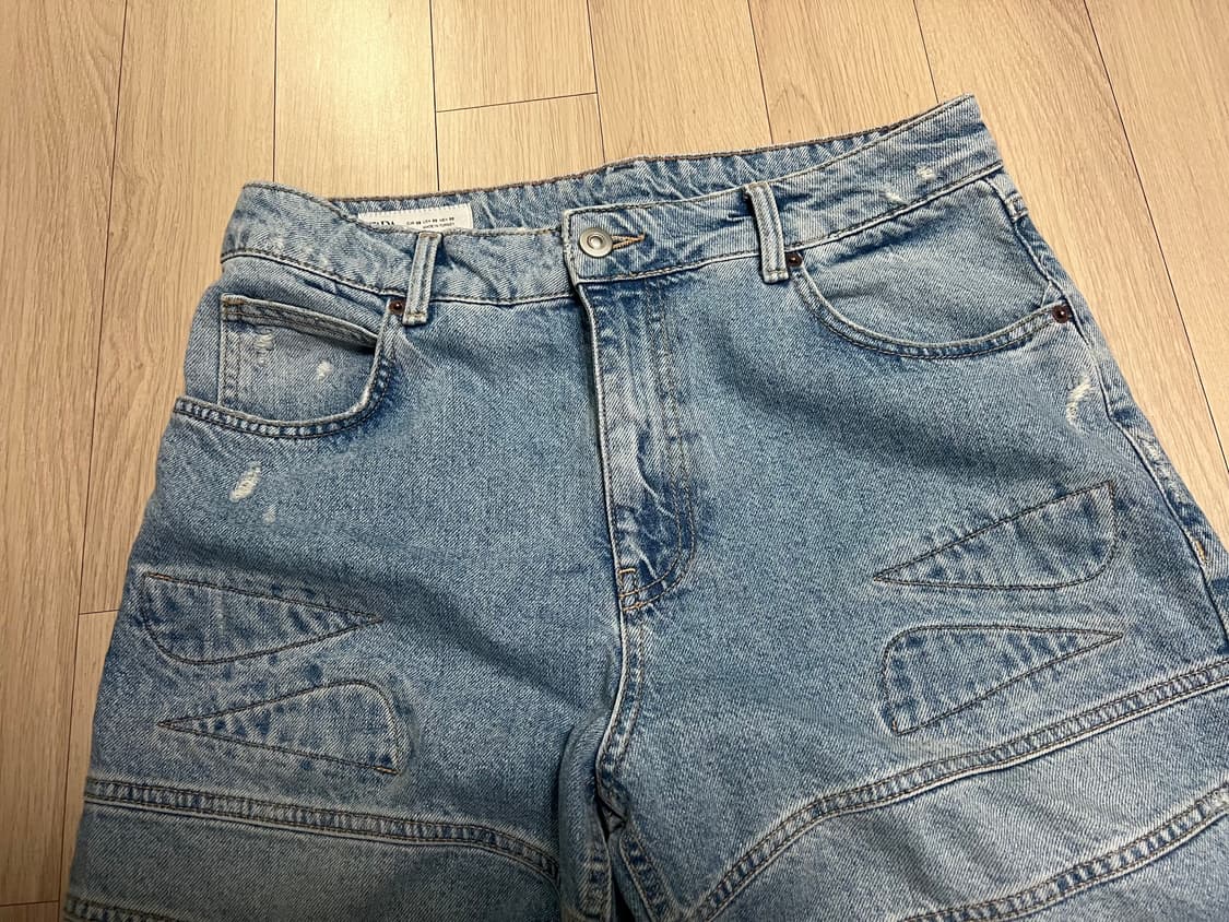 자라(Zara) 와이드 커브드 데님 30 상품이미지1