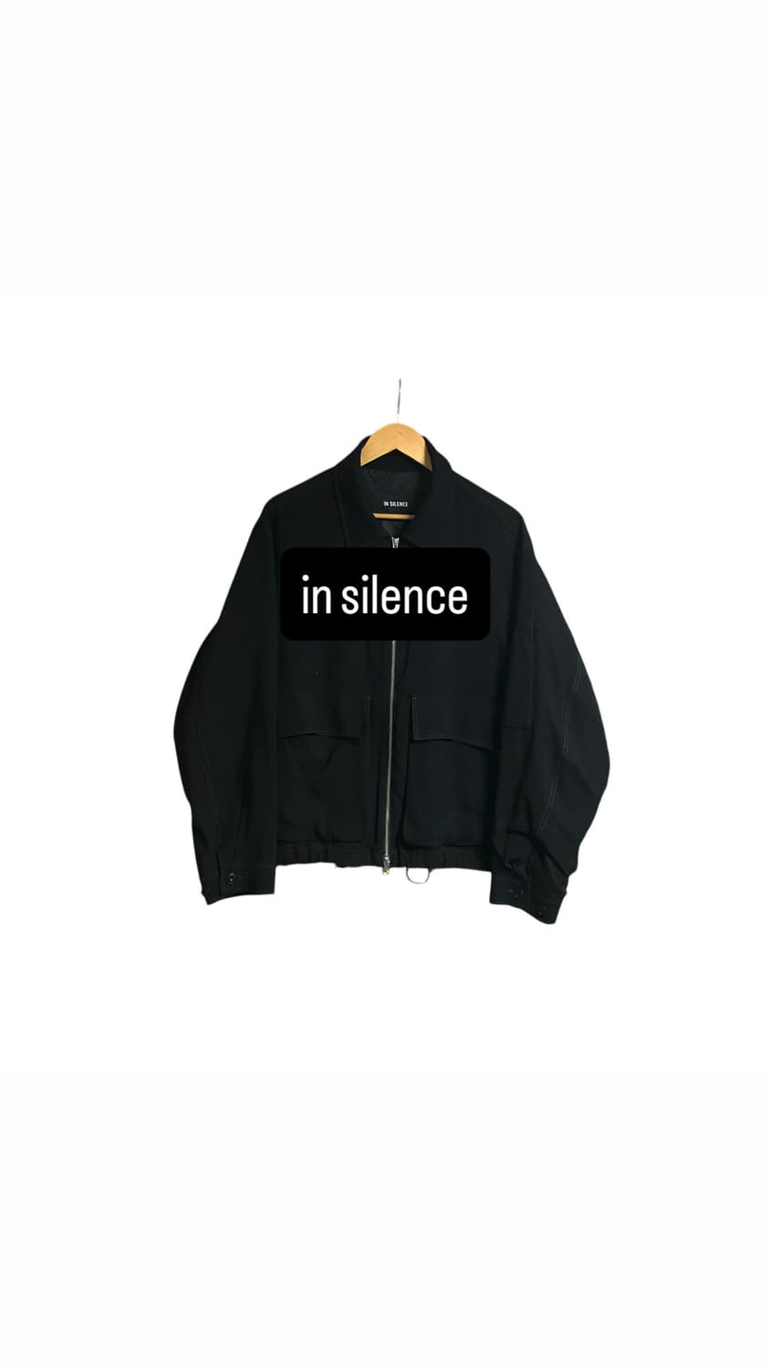 인사일런스 블랙 드레이프 블루종 상품이미지1