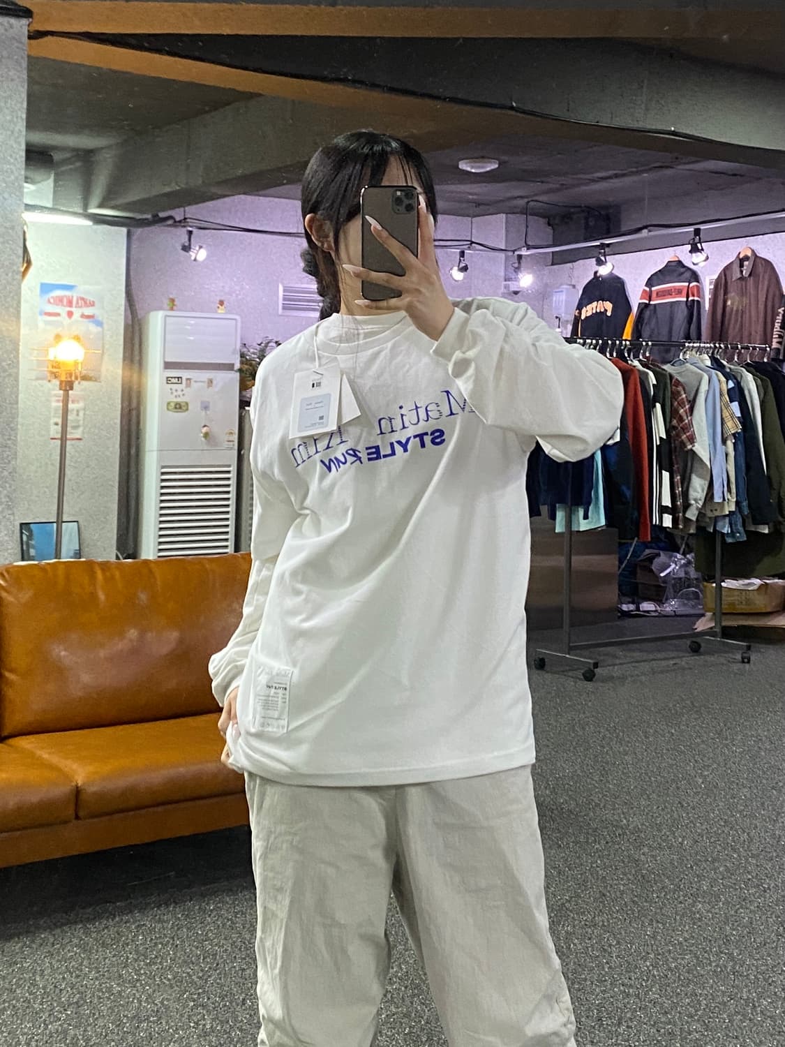마뗑킴 그래픽 로고 반팔 티셔츠 화이트 B4759 상품이미지1