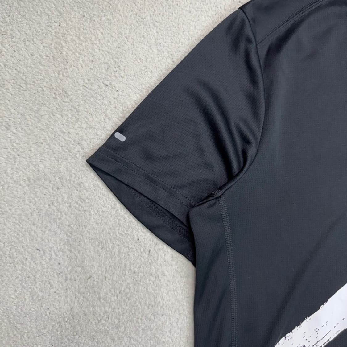 ADIDAS 에어로 레디 런잇 반팔 티 M 상품이미지5