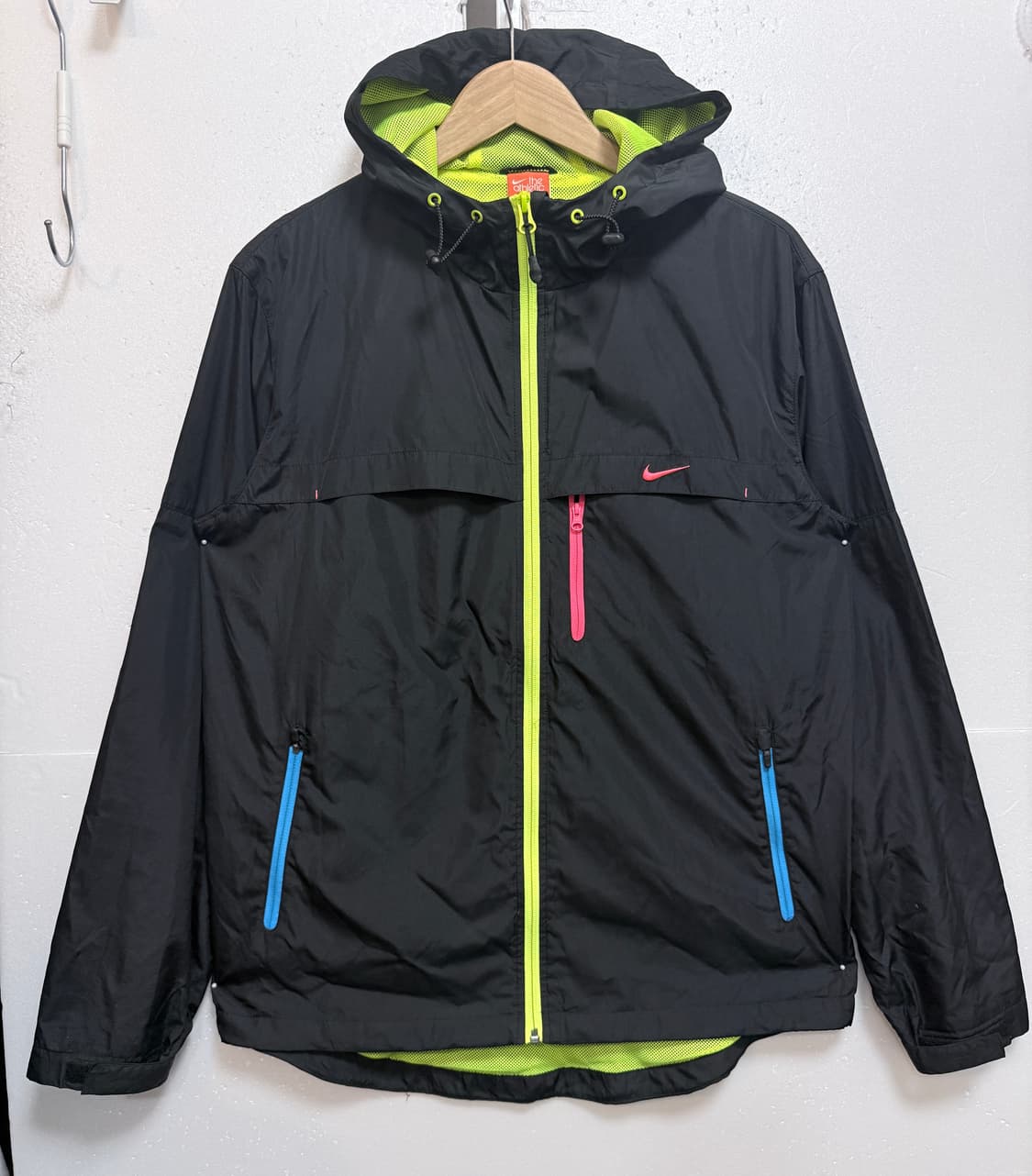 나이키 윈드브레이커 바람막이 블랙 네온 배색 100 상품이미지1