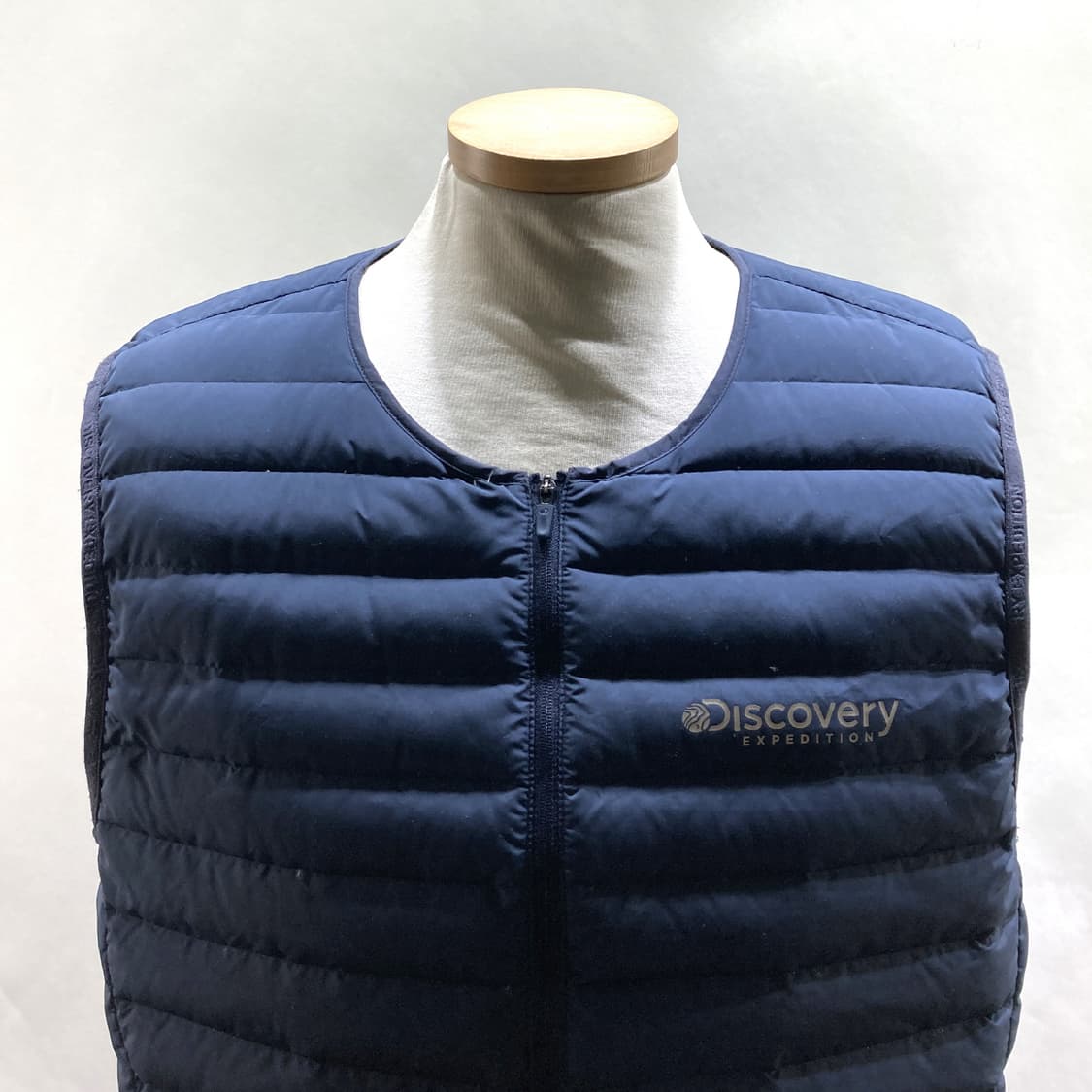 디스커버리 남성구스다운경량조끼 네이비 L  상품이미지2