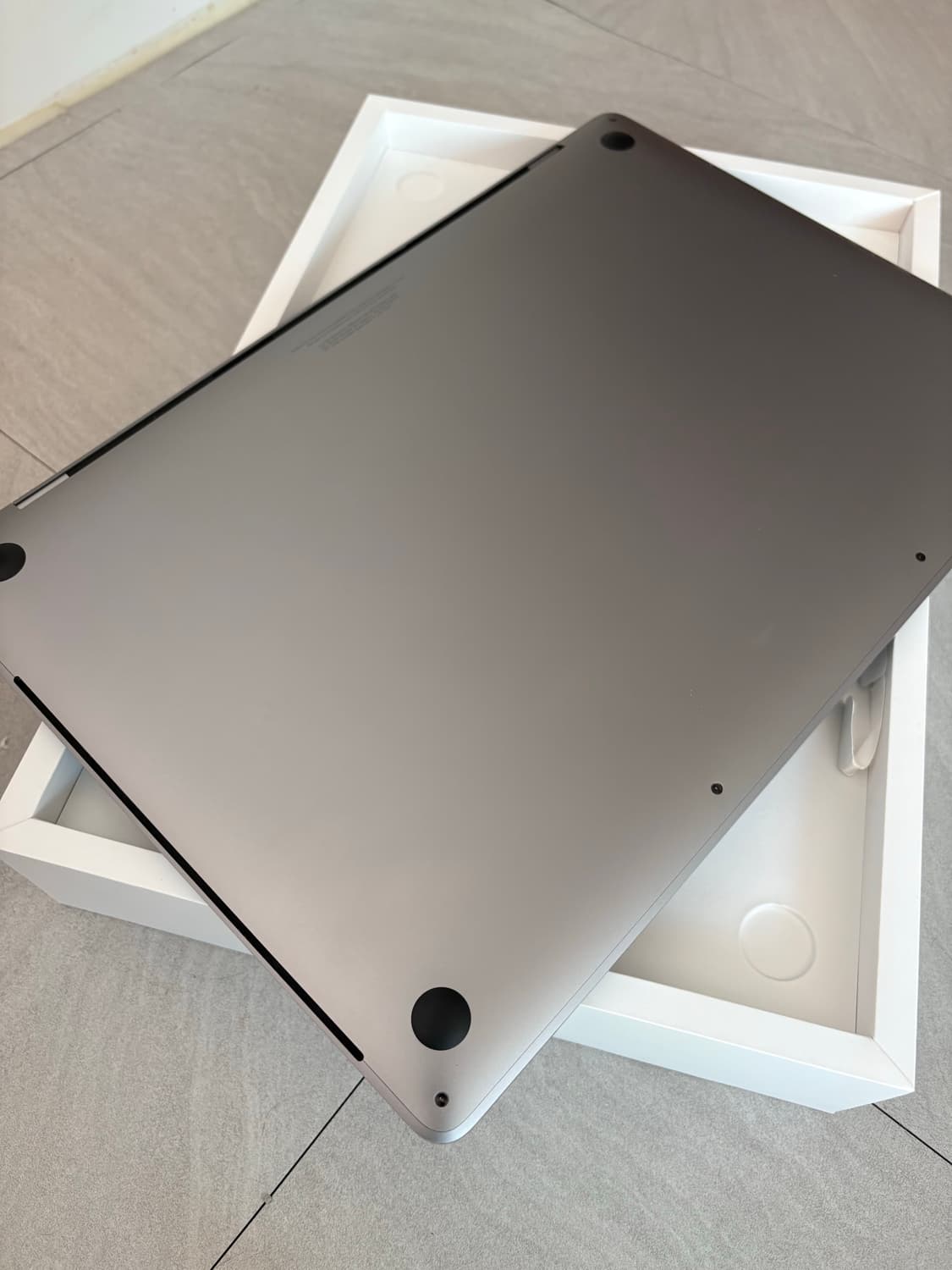 맥북 프로 스페이스 그레이 i9+16GB RAM+1tb+16인치 상품이미지6