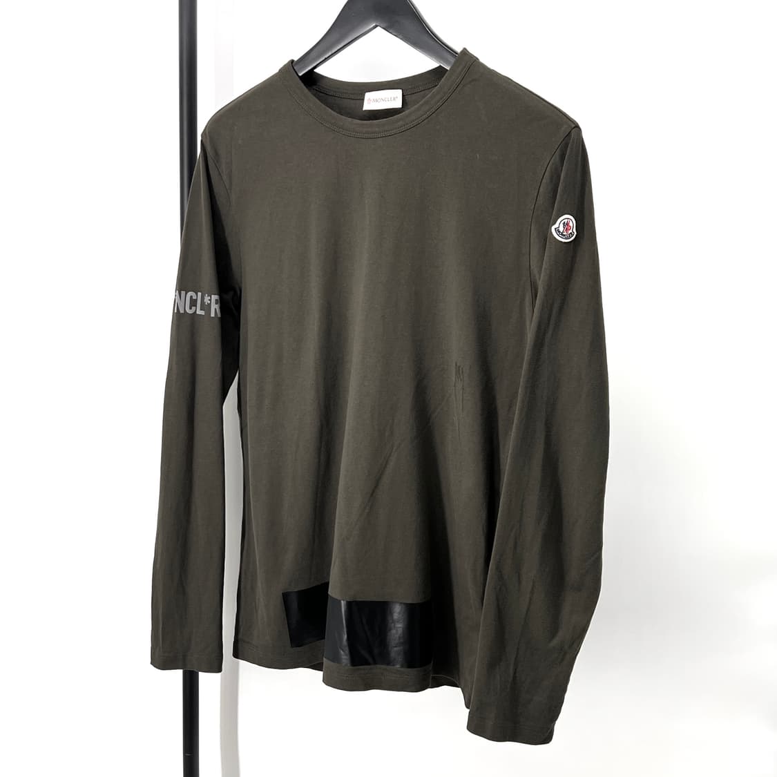 [L사이즈] 몽클레어 로고 긴팔 롱슬리브 티셔츠  상품이미지2