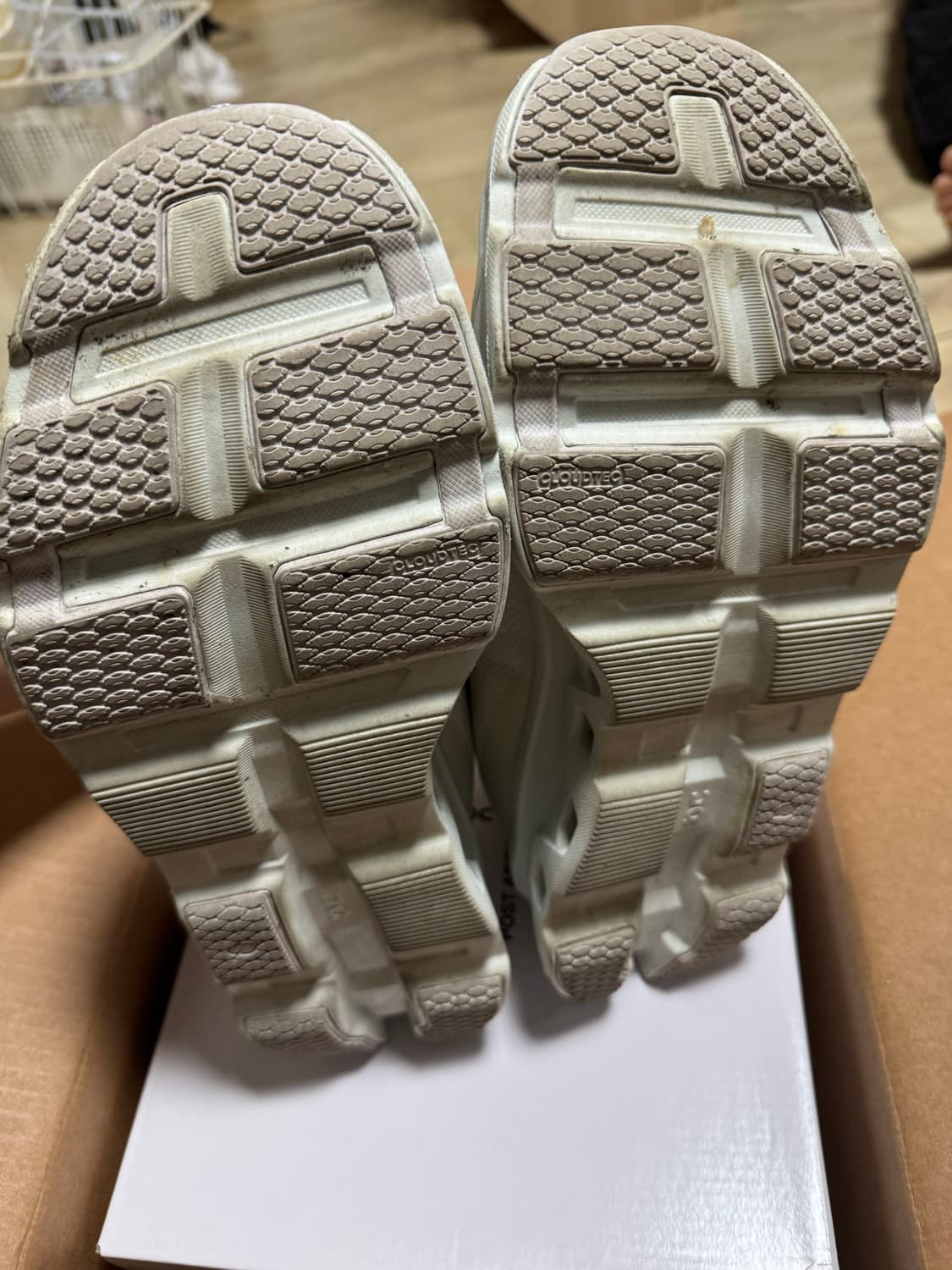 온러닝 클라우드몬스터2 베이퍼프로스트 275 상품이미지7