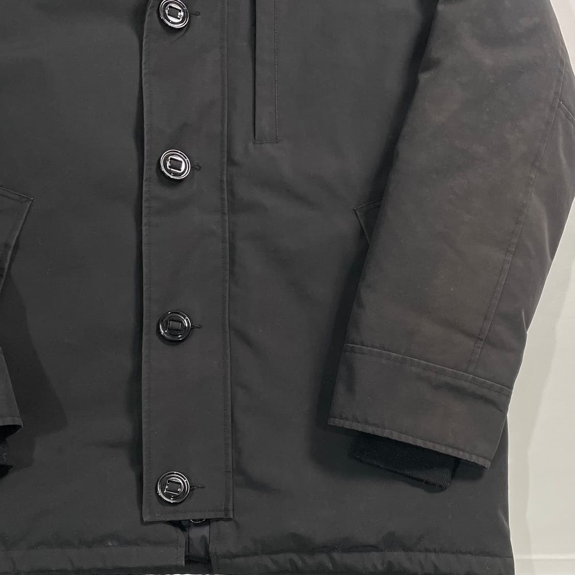 캐나다구스 블랙 다운 패딩 상품이미지4