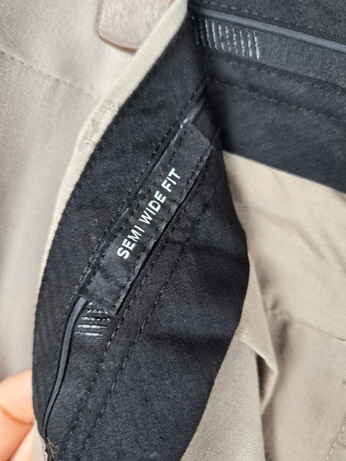 [무료배송]무신사스탠다드 36 남성 세미 와이드 히든 밴딩 슬랙스 바지 상품이미지7