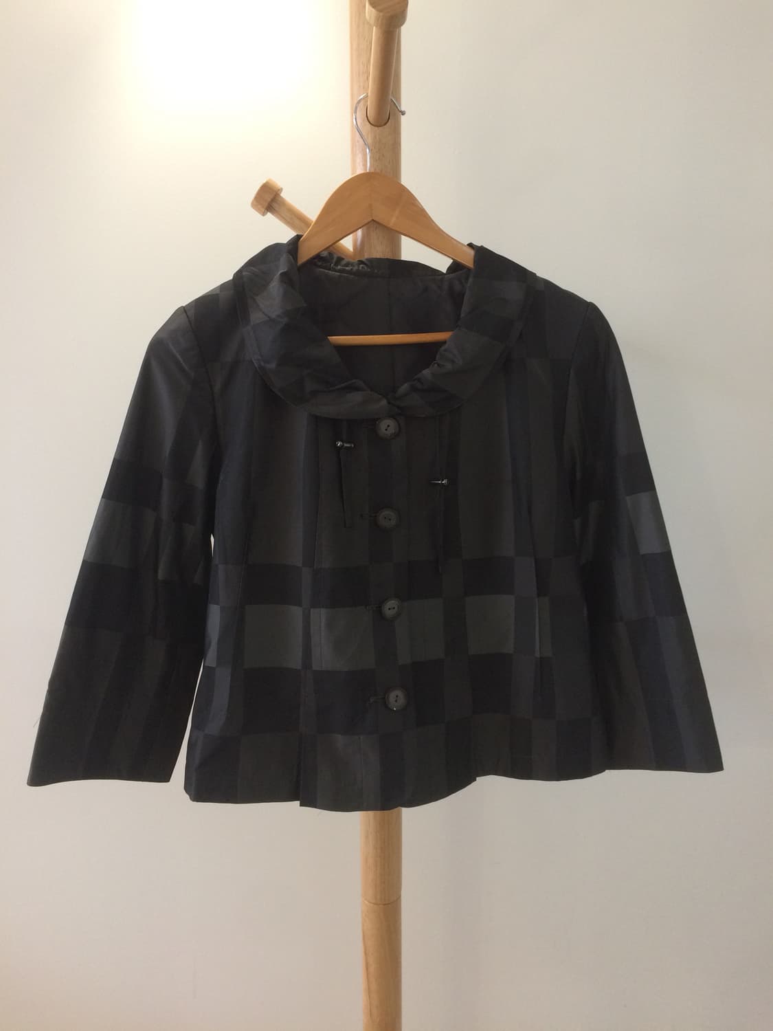 간절기용 바스락거리는 블랙 자켓  상품이미지1