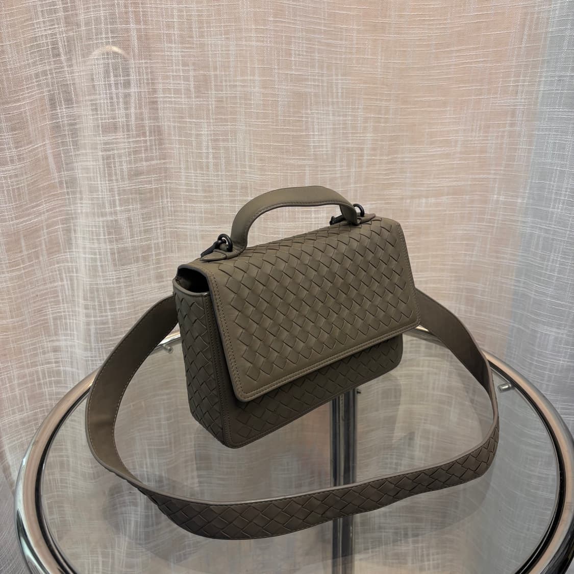 정품 보테가베네타 루프 탑핸들     상품이미지3