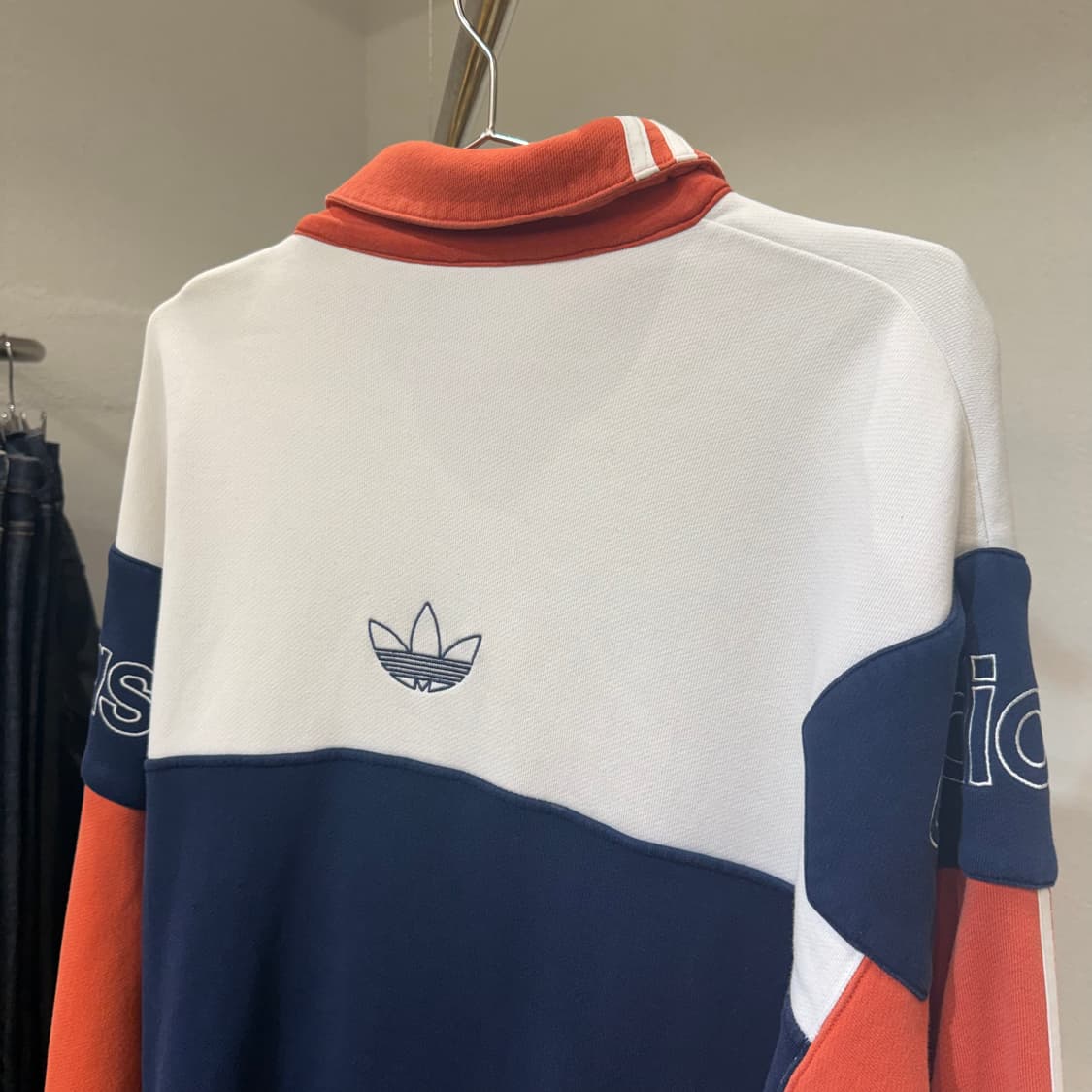 아디다스 삼색 컬러 블록 풀오버 맨투맨 상품이미지6