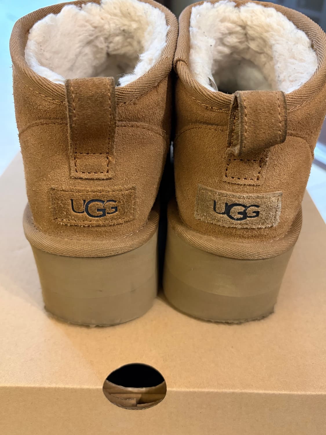 미국 UGG 어그 우먼 클래식 울트라미니 플랫폼 어그 부츠 체스트넛 상품이미지3