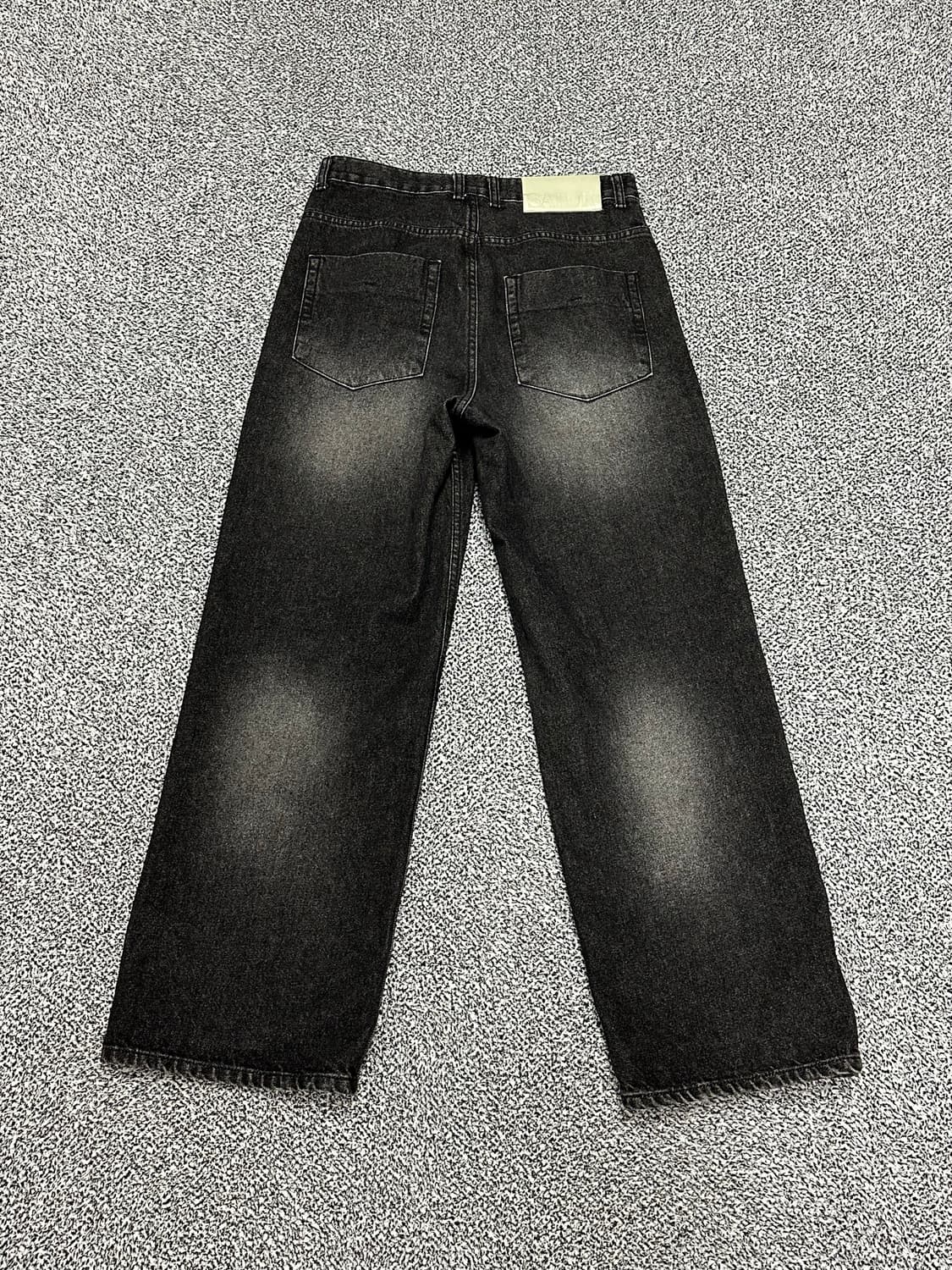 [ 세터 ] / 남성30 / 23년식 흑청 데님 바지 상품이미지5