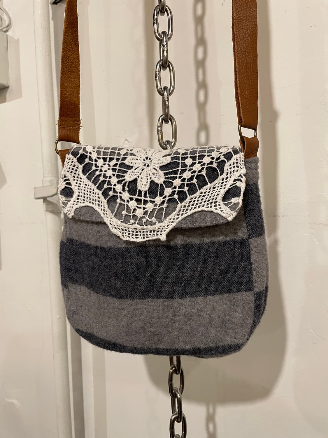 뜨개 플라워 레이스 스트라이프 니트 미니백 모리 상품이미지1