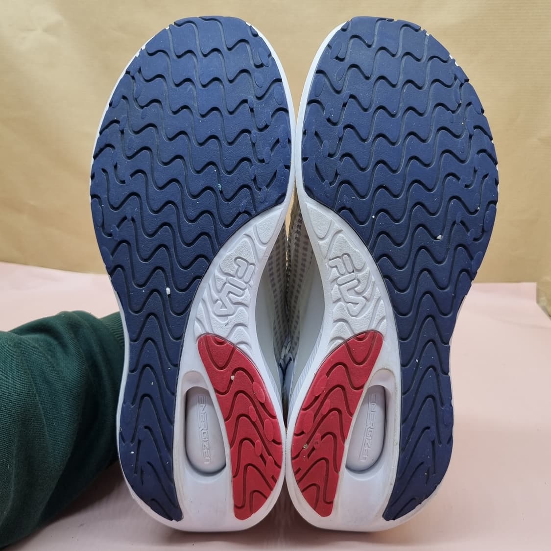 휠라 뉴런 여성운동화240 상품이미지3