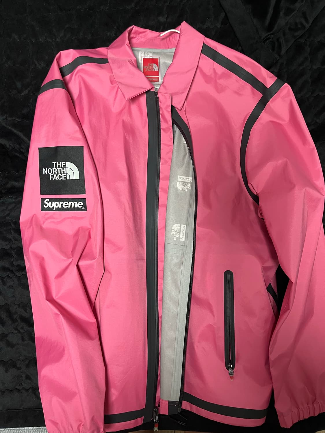 [L] 슈프림 x 노스페이스 21SS 서밋 테이프 심 코치 자켓 핑크 상품이미지1