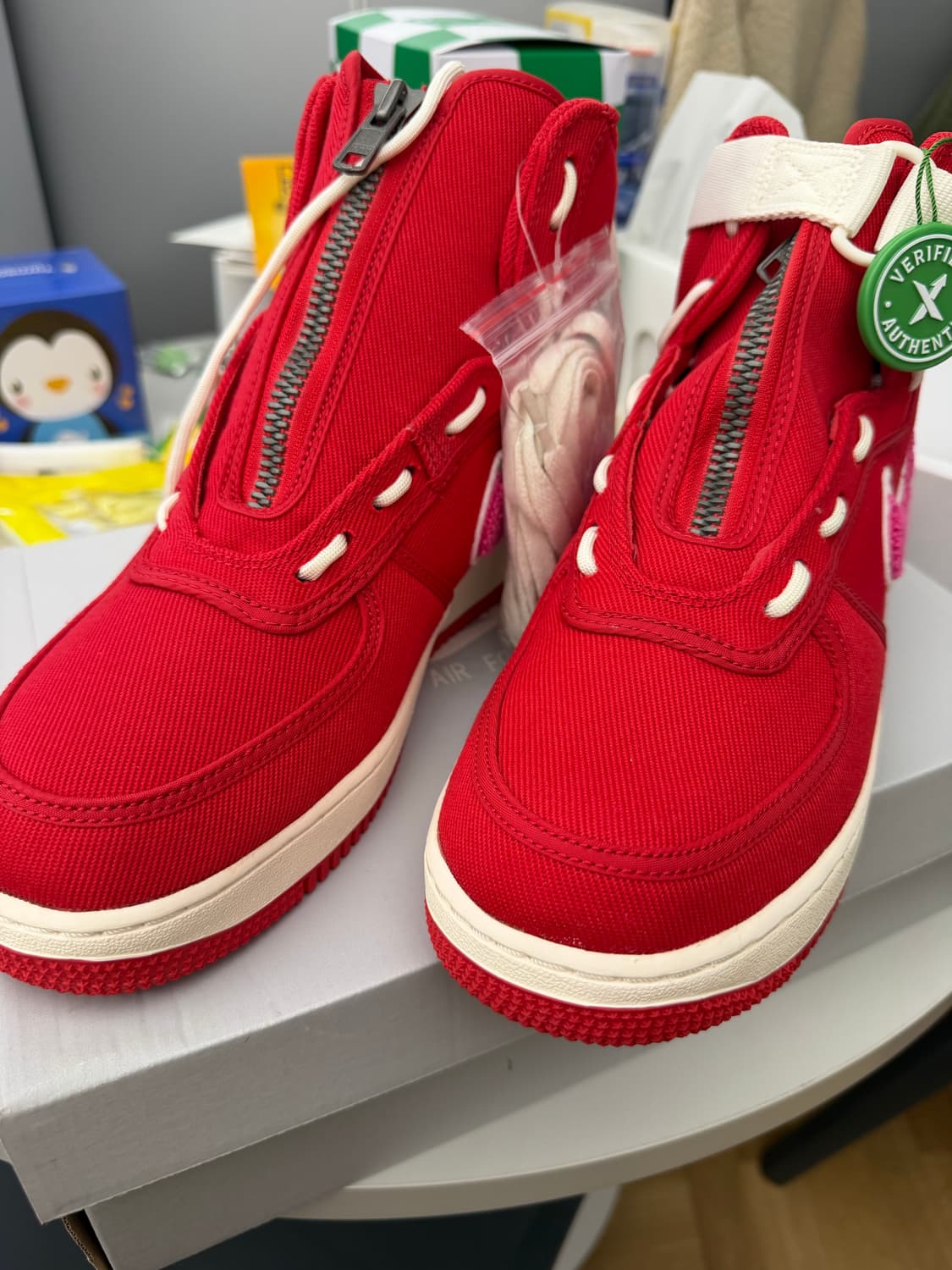 나이키 에어포스하이 이모셔널리 언에이블 265 상품이미지1