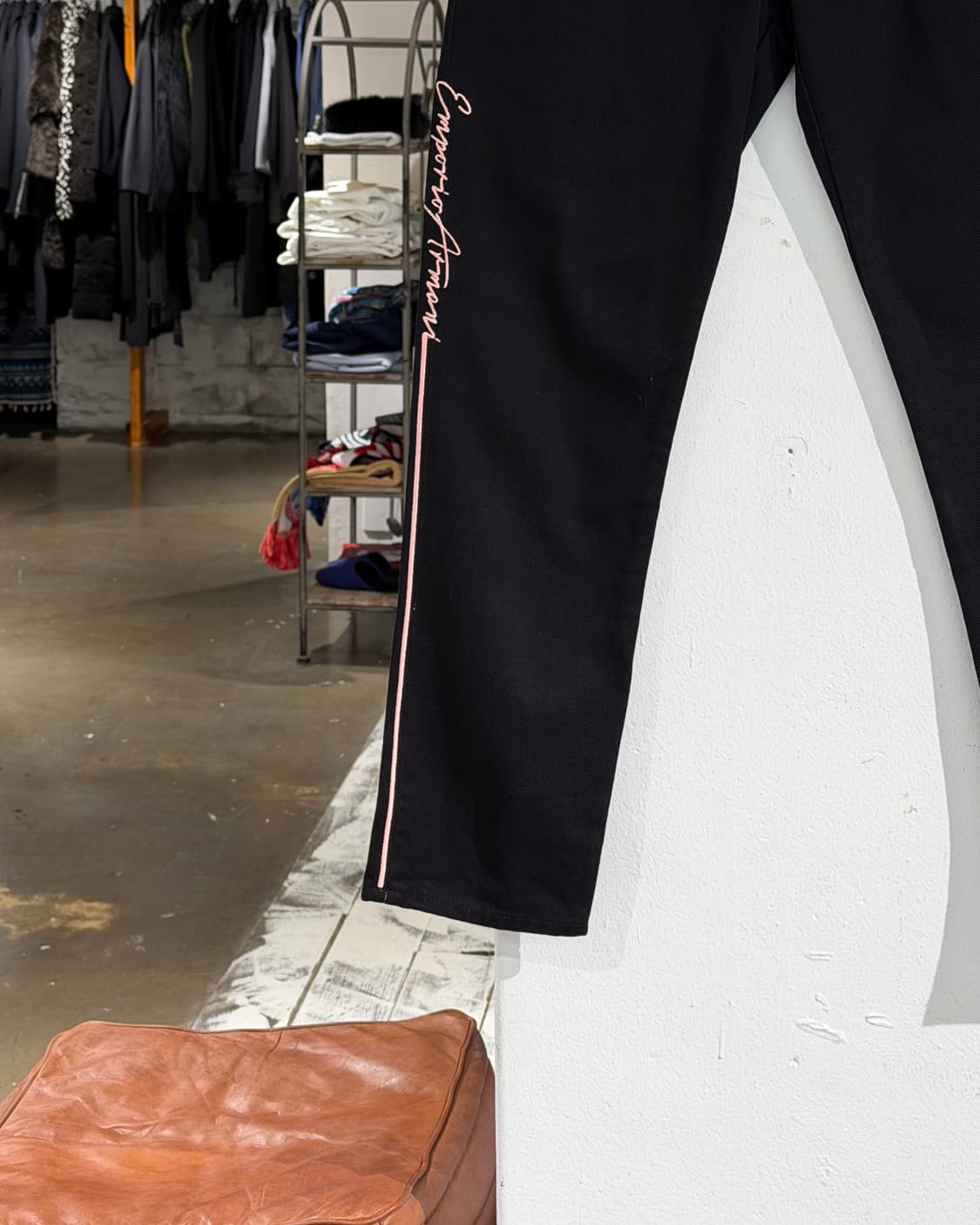 엠포리오 아르마니 블랙 자수 스트레이트 진 상품이미지5