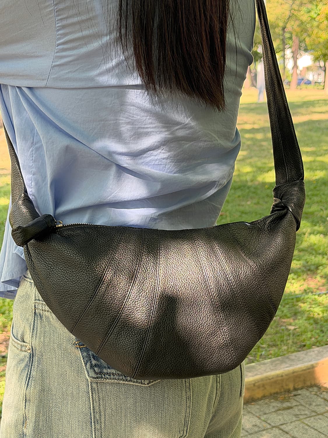 르메르 크루아상백 그레인레더 스몰 상품이미지2