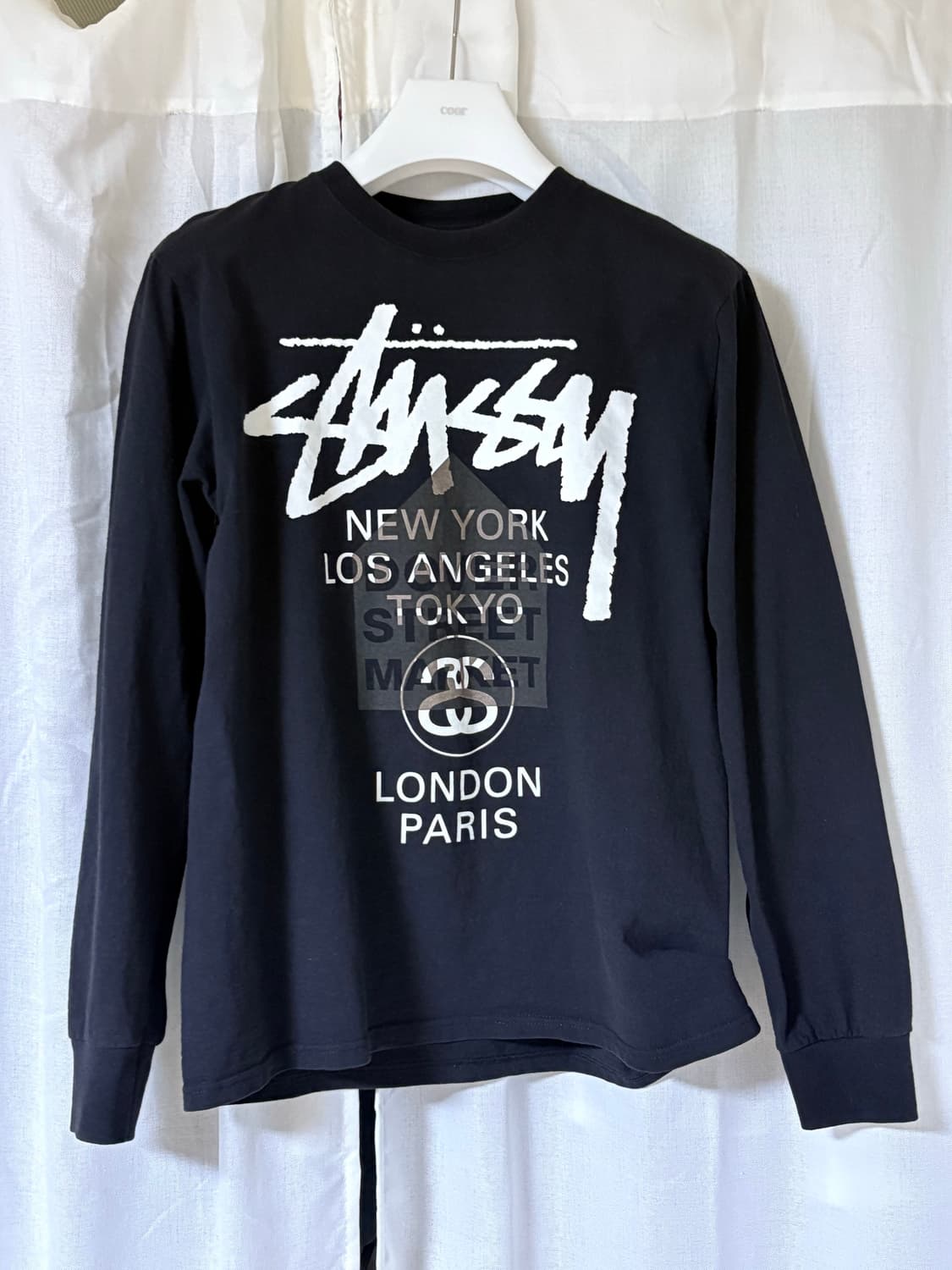 스투시 도버 스트리트 마켓 월드투어 크루넥 블랙 상품이미지1