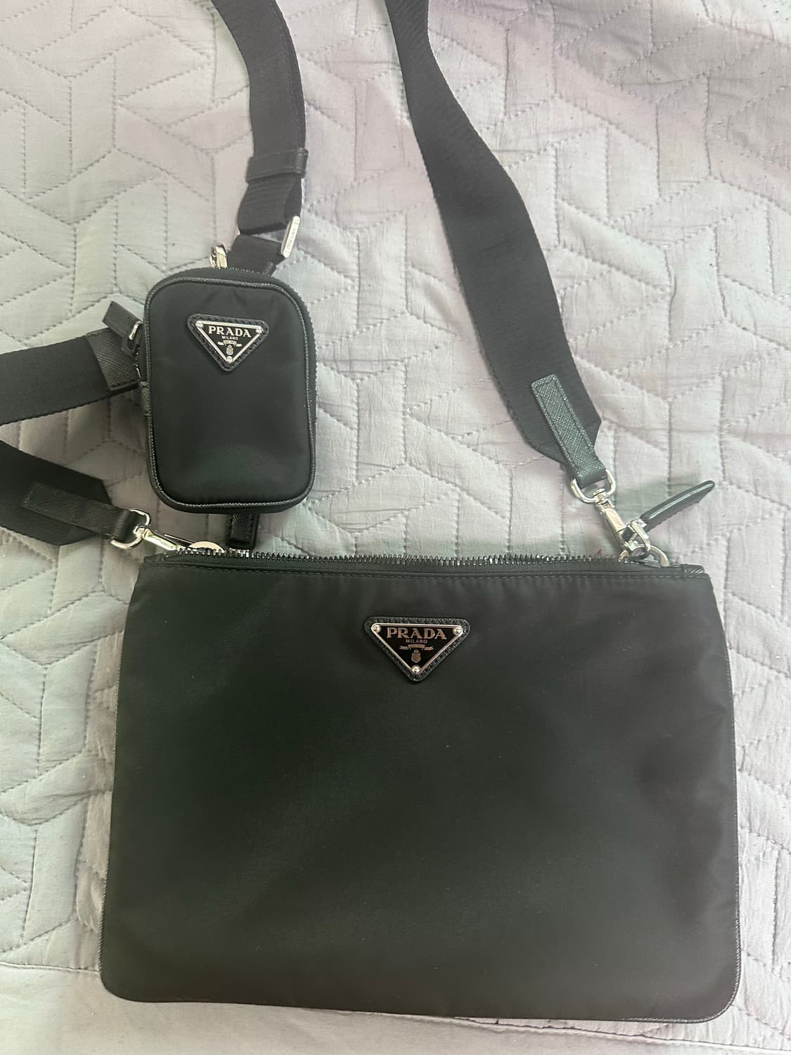 프라다 리나일론 백 팝니당 (200프로 정품) 상품이미지1