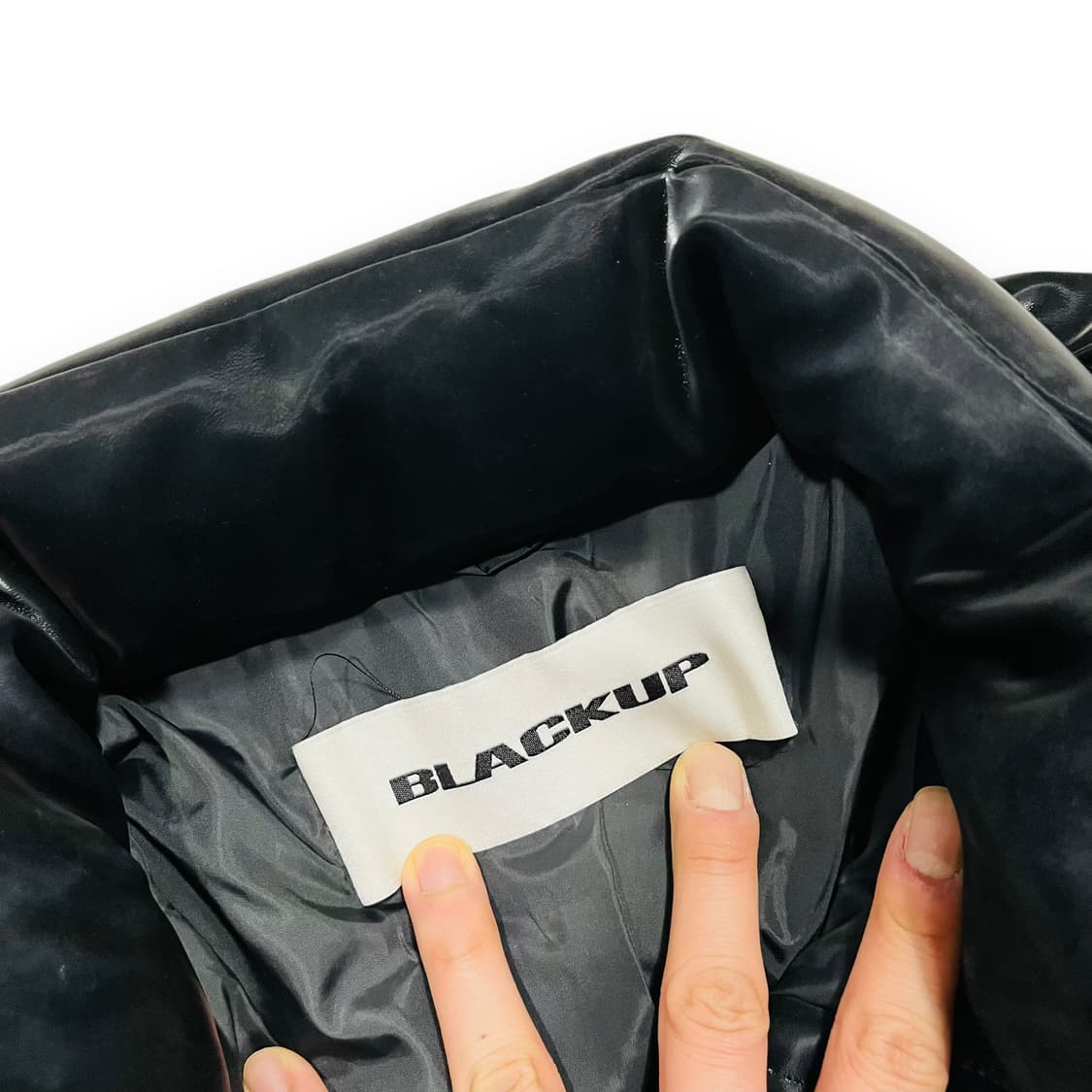 블랙업 하이브 글로시 투웨이 다크 크롭패딩 상품이미지4