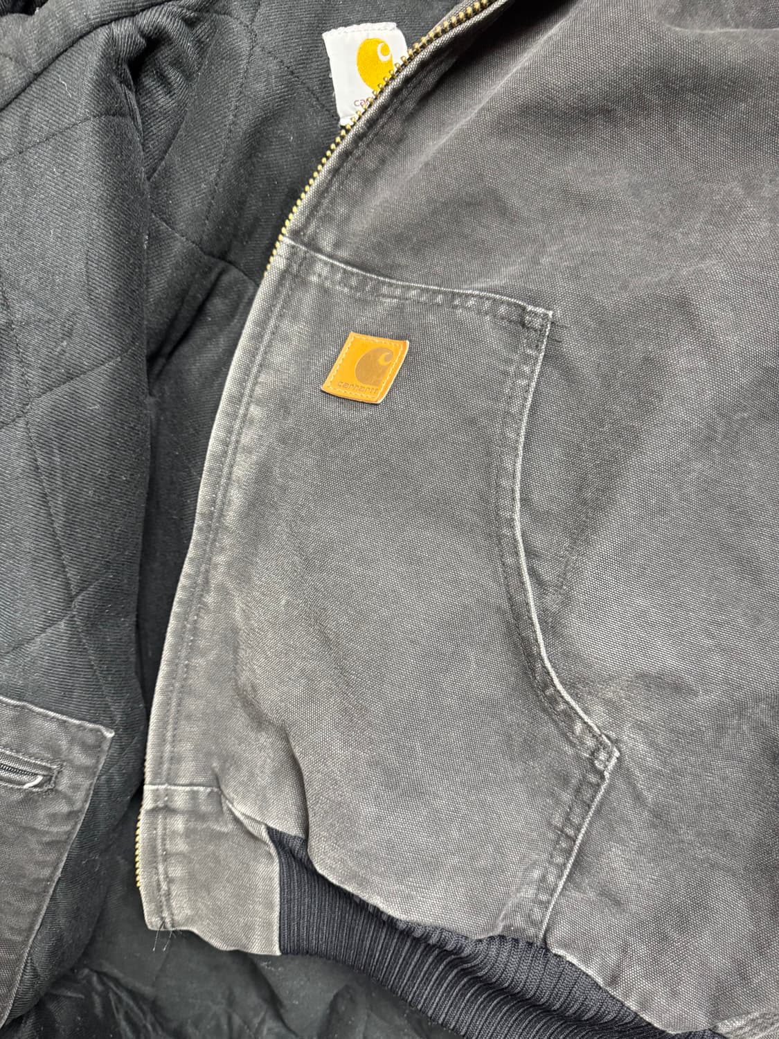 칼하트 j130 블랙 라지 판매합니다 상품이미지3