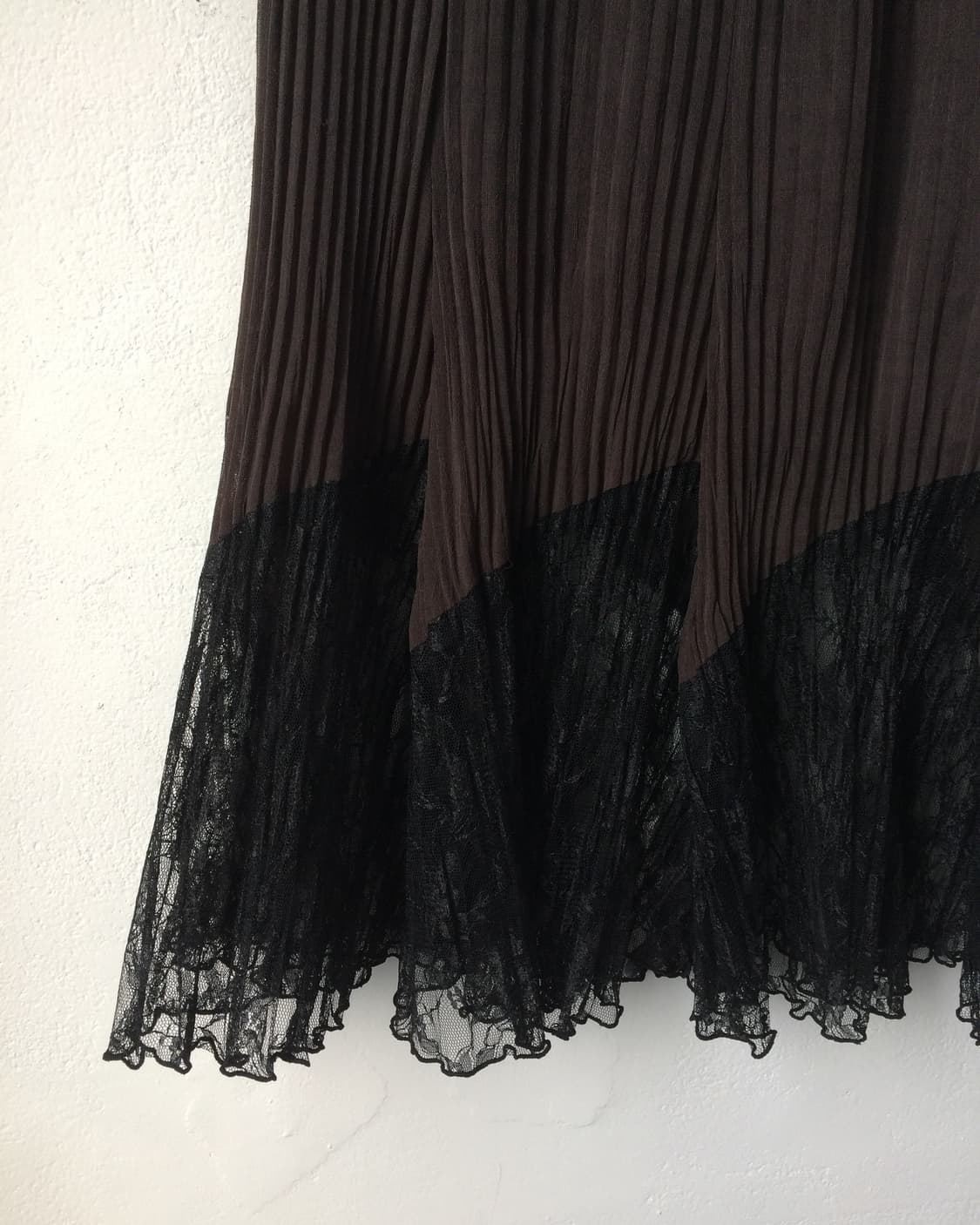 Lace trimming pleats midi skirt 상품이미지4