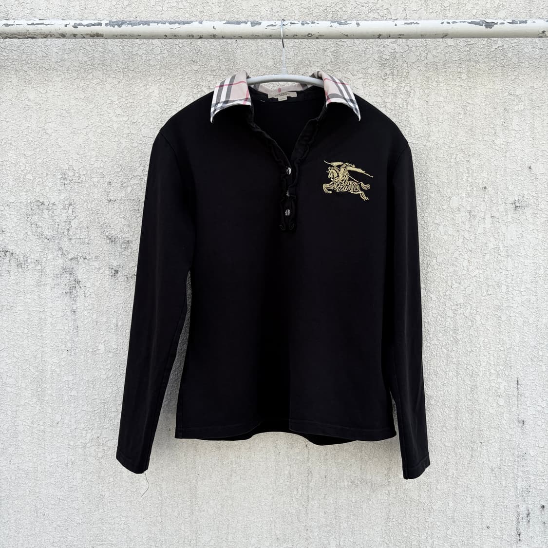 XL)버버리 00s 올드스쿨 금장빅로고 노바패턴카라 프릴 롱슬리브 상품이미지1