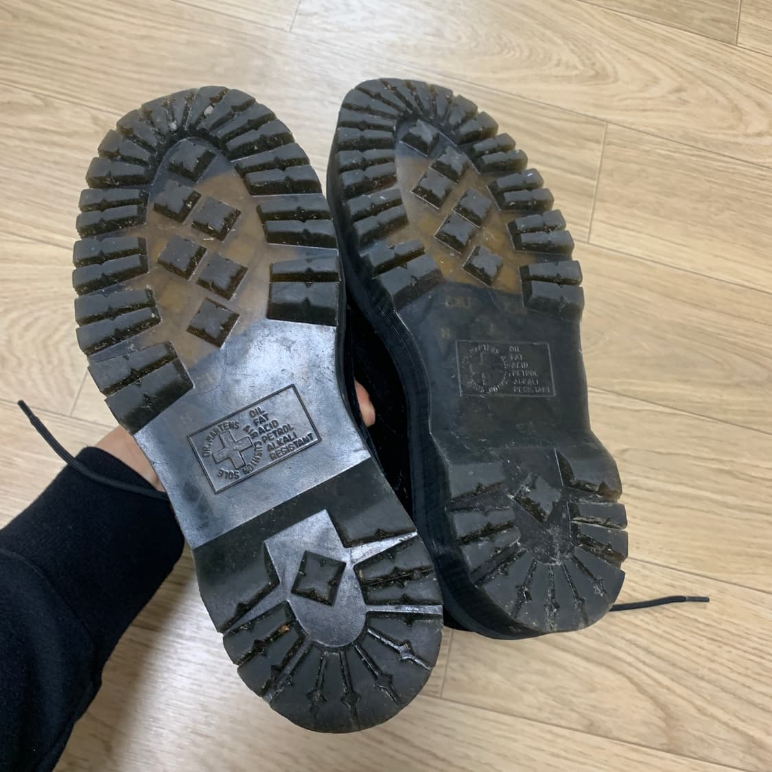 240)닥터마틴 제이든 벨벳 플랫폼 워커 상품이미지4