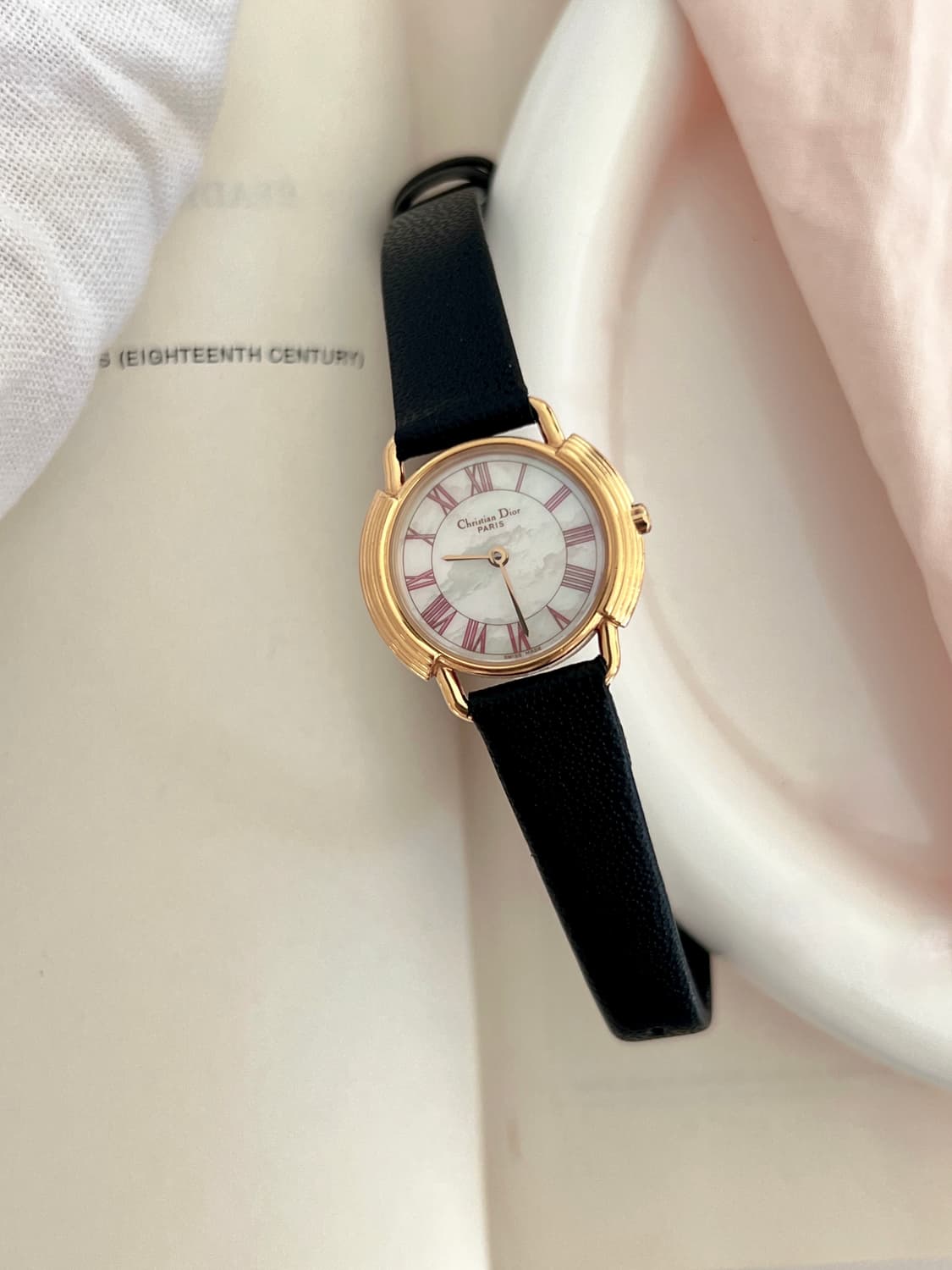 디올 골드 라운드 CD 버클 시계 / 정품감정 . 케어 상품이미지1