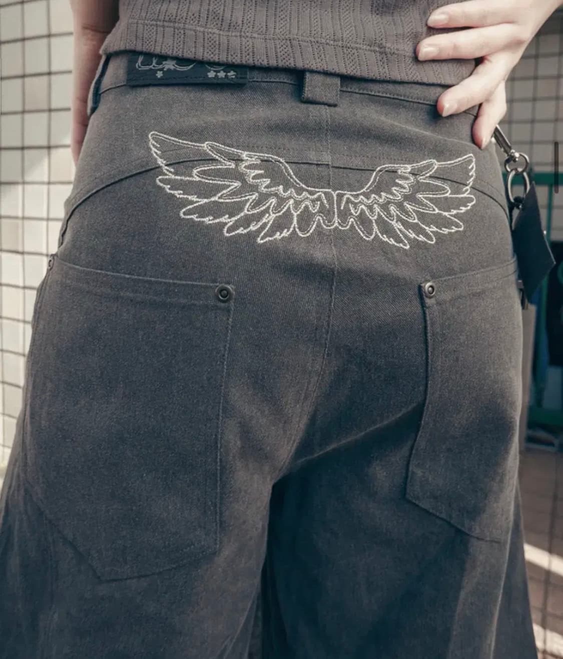 허그유어스킨 엔젤 윙 버뮤다팬츠 차콜m 상품이미지1