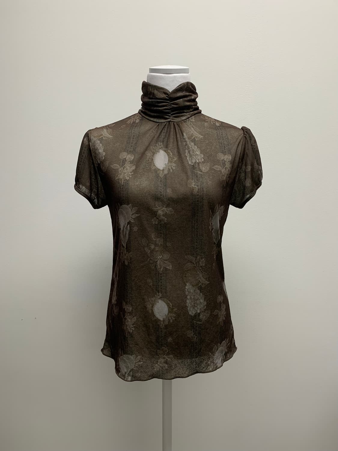 오리엔탈 무드의 퍼프 블라우스 상품이미지1