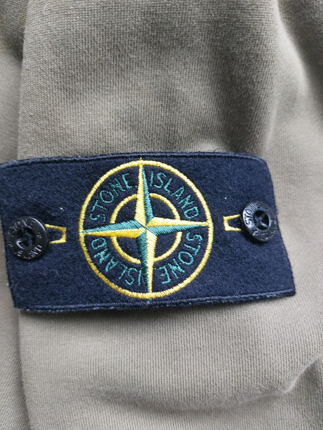 (택포)스톤아일랜드 맨투맨 카키색 M사이즈 상품이미지5