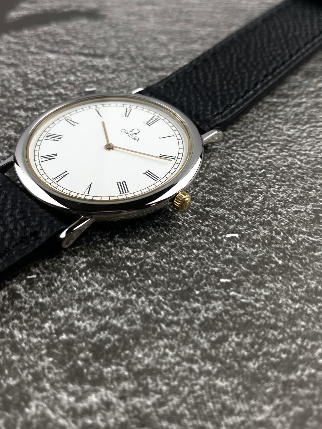 OMEGA round gold line watch unisex 상품이미지7