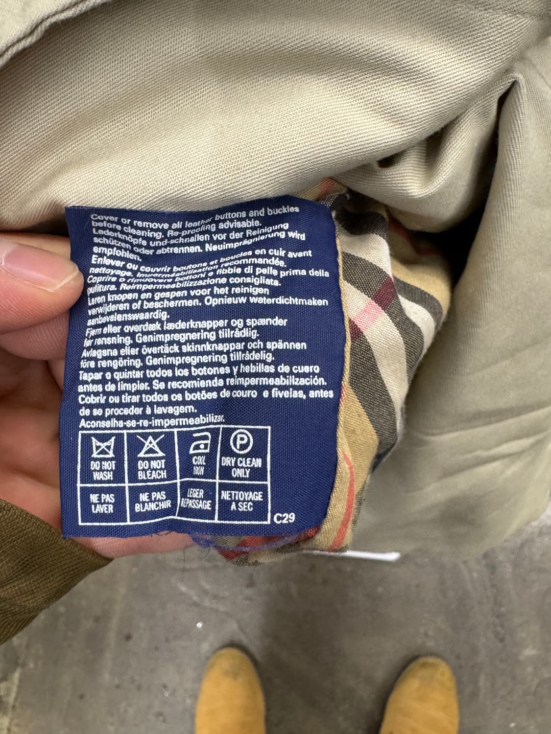 버버리 클래식 베이지 트렌치코트 상품이미지5