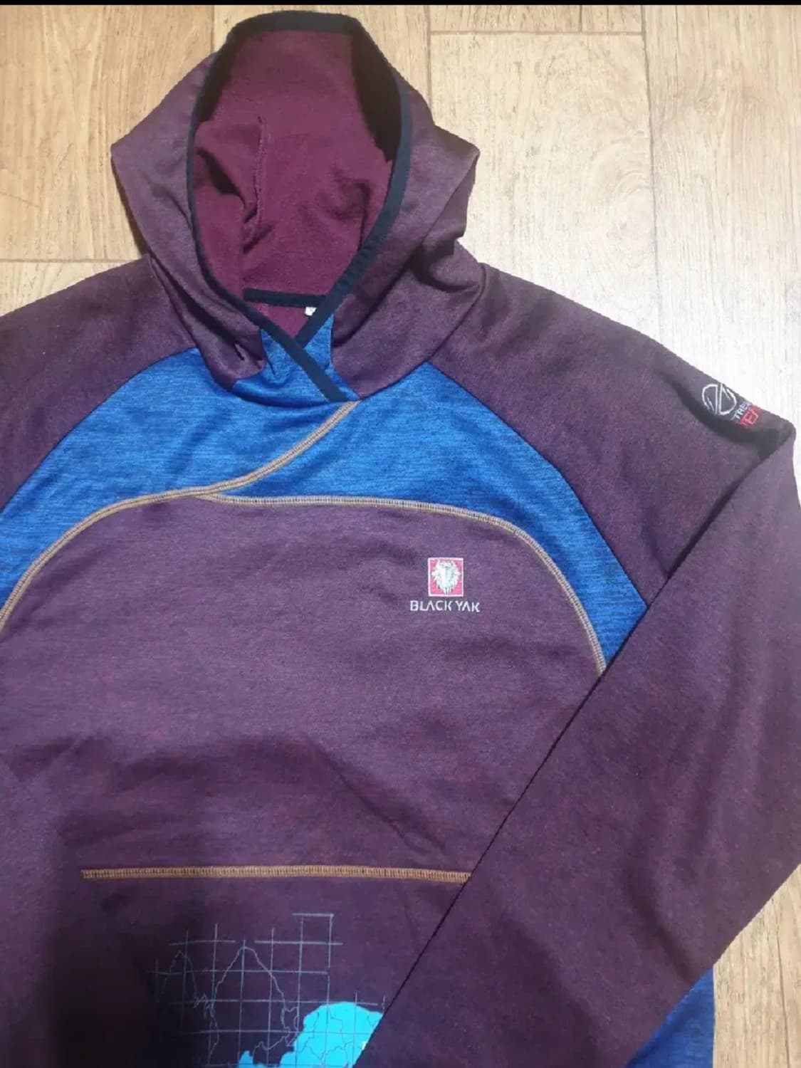 블랙야크 아웃도어 후드티 100 사이즈입니다 상품이미지3