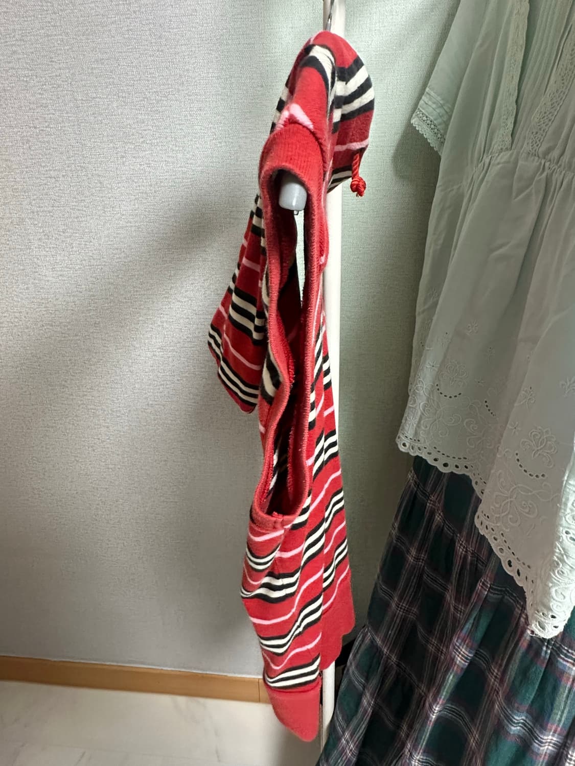 버버리 블루라벨 레드 스트라이프 후드 나시 상품이미지10