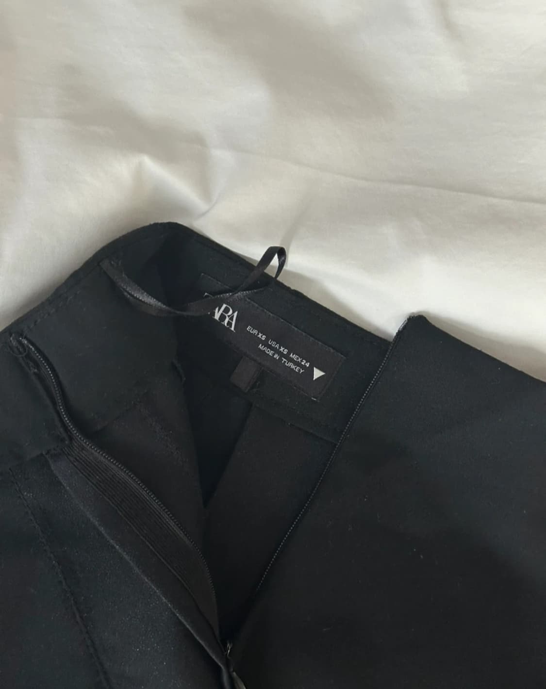 자라 플리츠 스커트 블랙 xs 상품이미지3