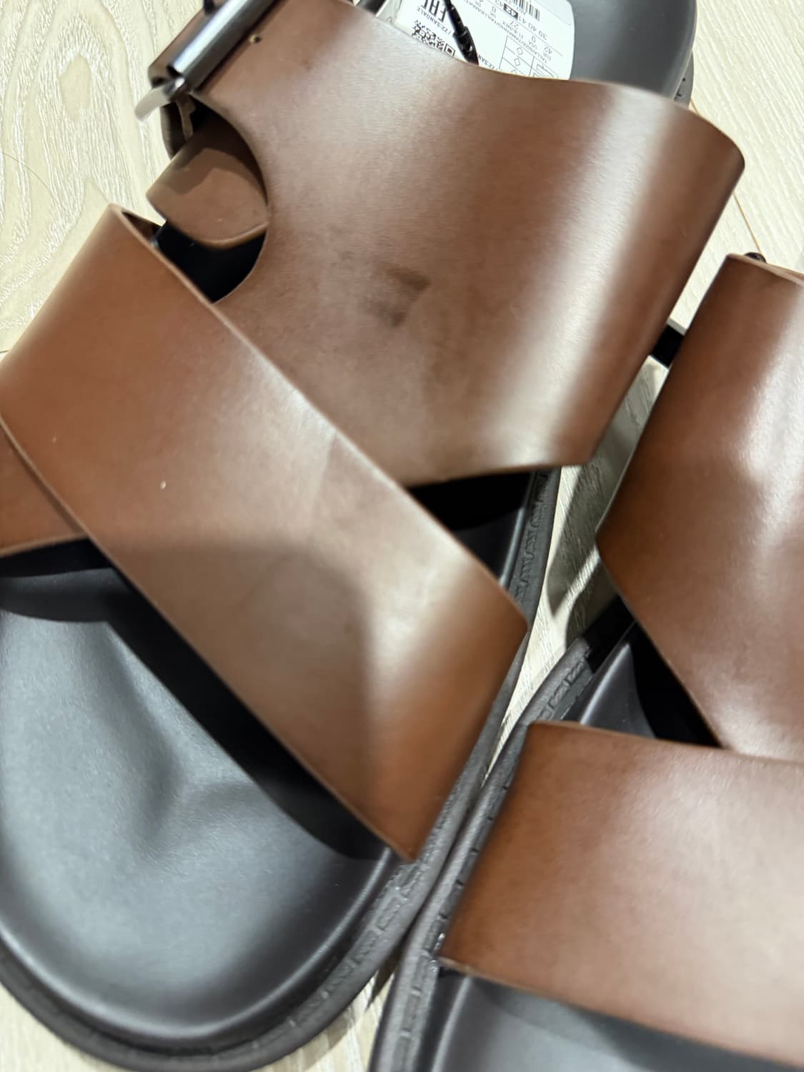 자라 버클 크로스 스트랩 샌들 브라운 상품이미지7