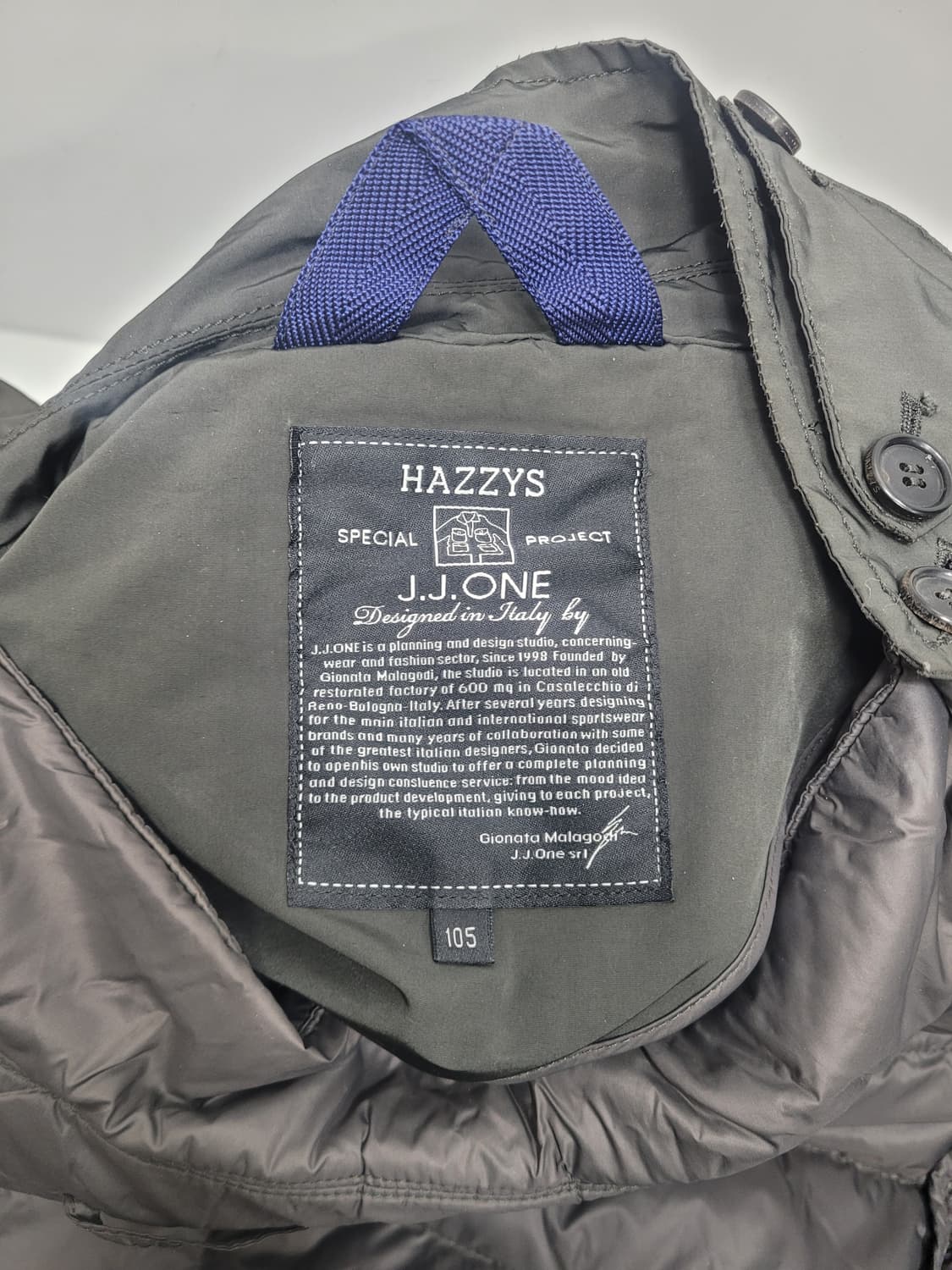 헤지스 J.J.ONE 콜라보 구스 다운 패딩 코트 / 남 105
 상품이미지8