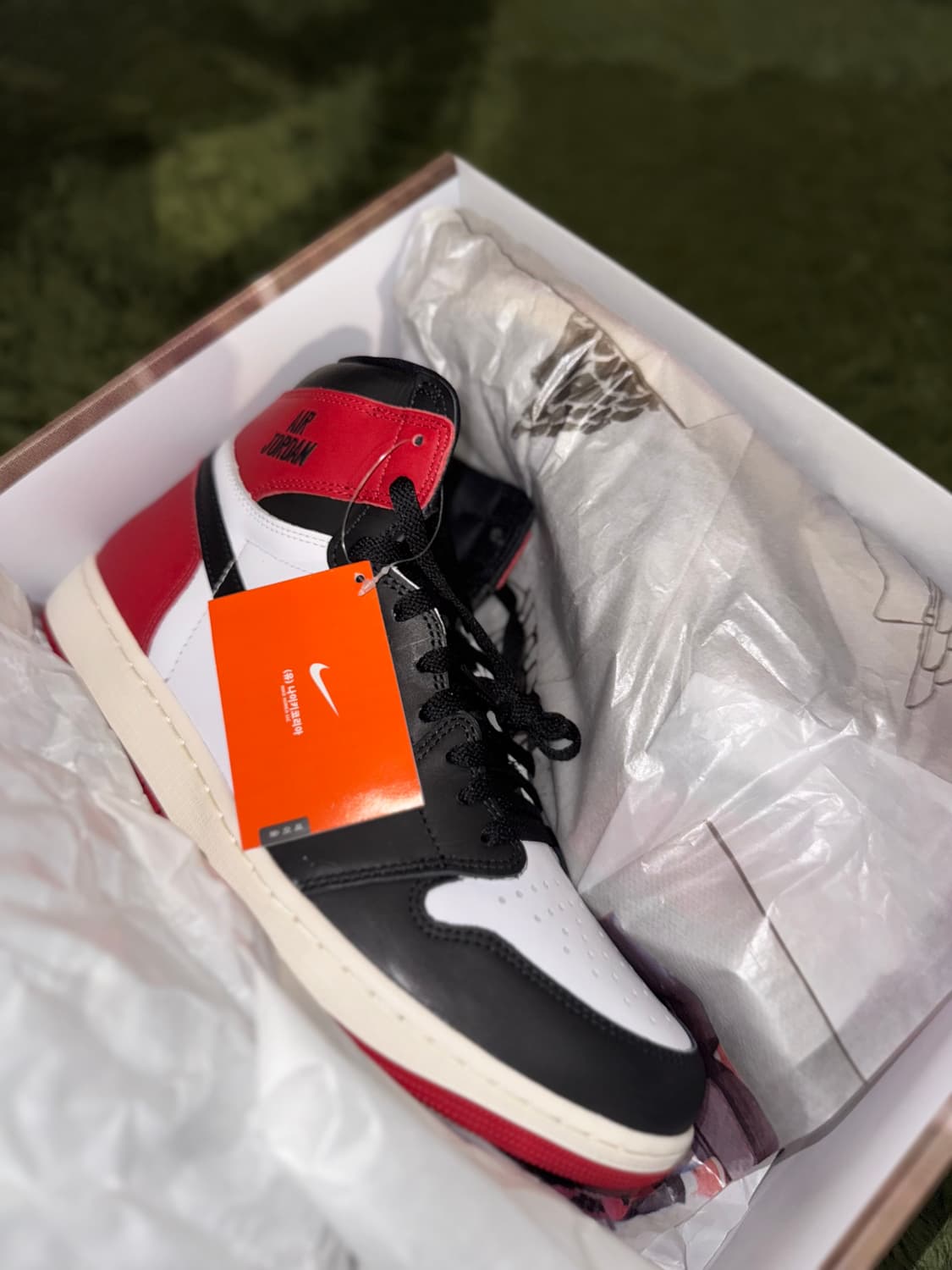 [300] 조던 1 레트로 하이 OG 블랙토 상품이미지9